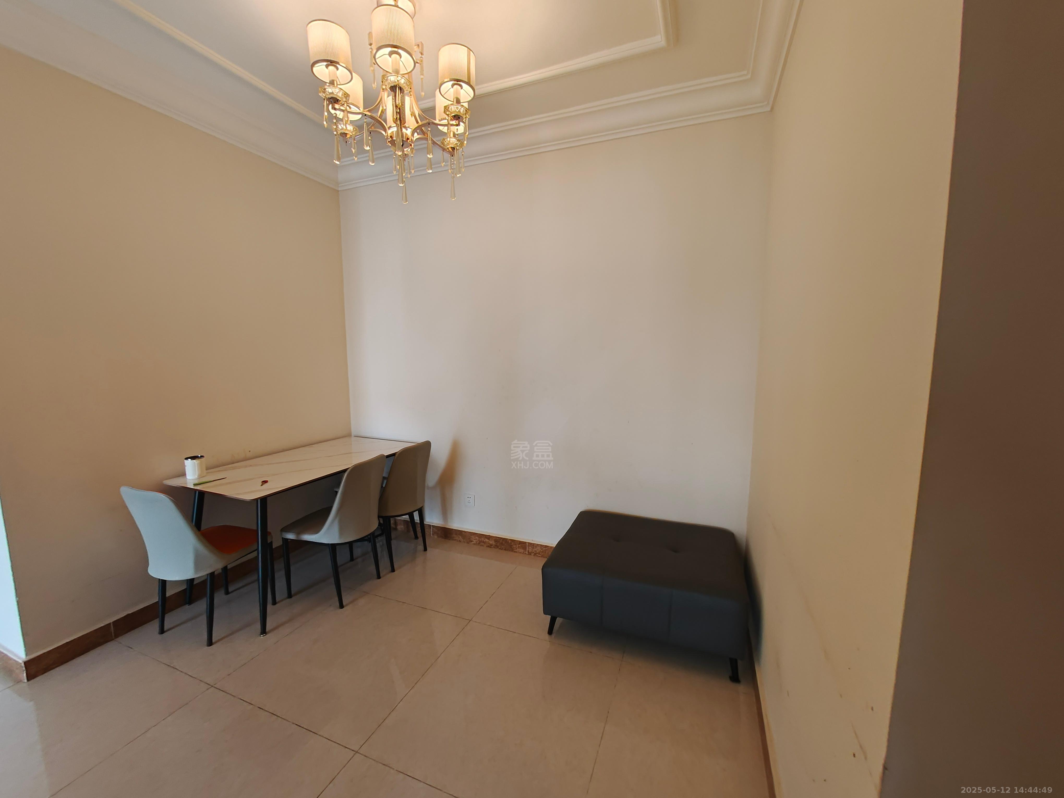 恒大华府 3室2厅2卫 2300.0元/月 恒大华府 3室2厅2卫 2300.0元/月室内图