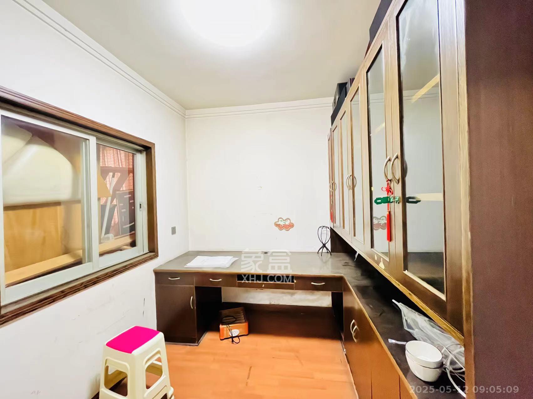 南园小区 5室2厅1卫 3500.0元/月 南园小区 5室2厅1卫 3500.0元/月室内图