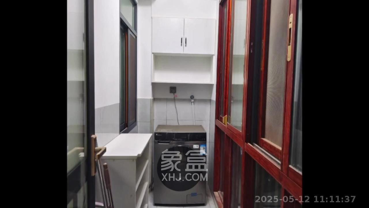洋湖明园一期  4室2厅2卫   2600.00元/月室内图