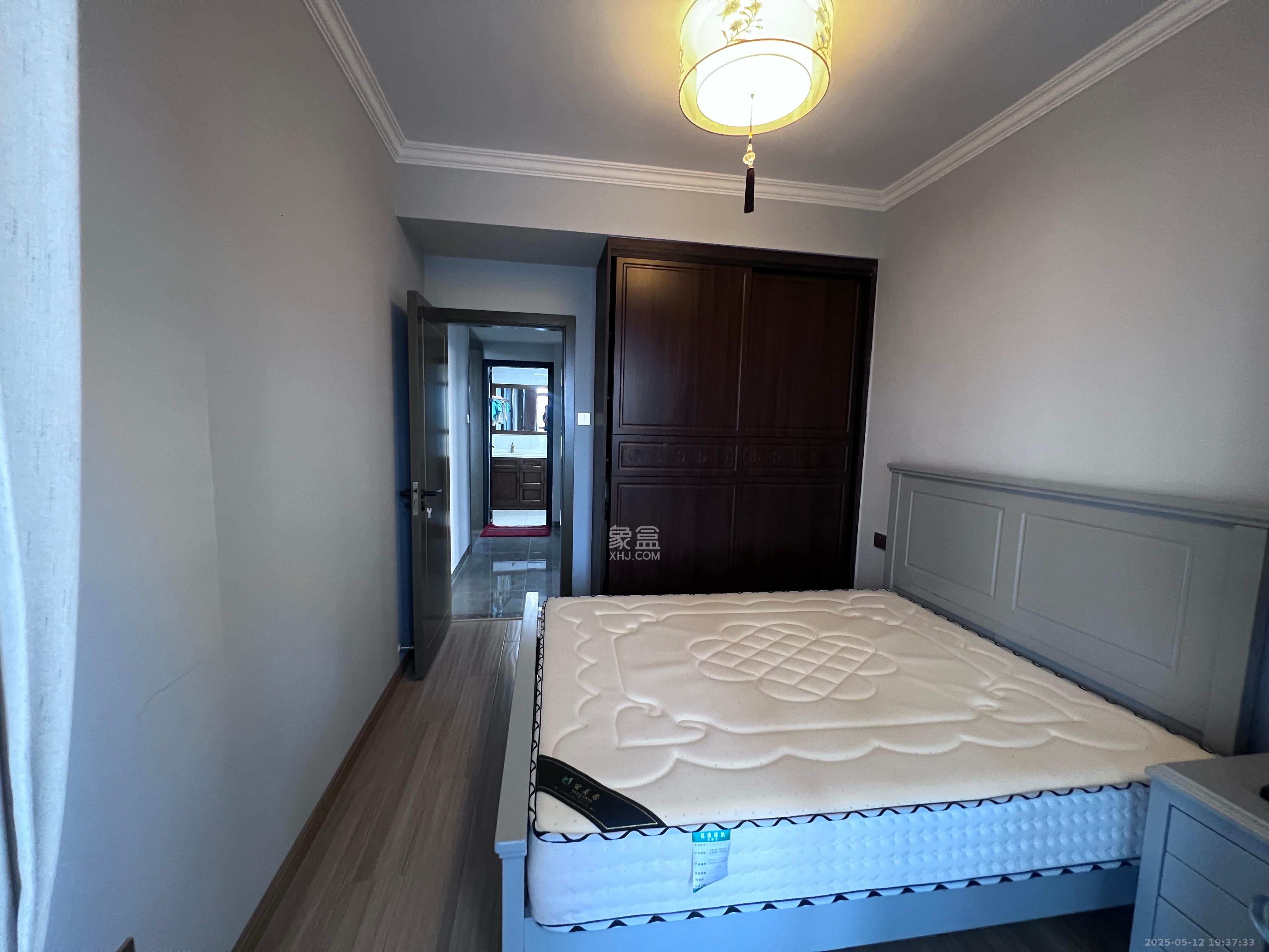 湾田九华湖畔壹号 5室2厅2卫 138.0万 湾田九华湖畔壹号 5室2厅2卫 138.0万客厅