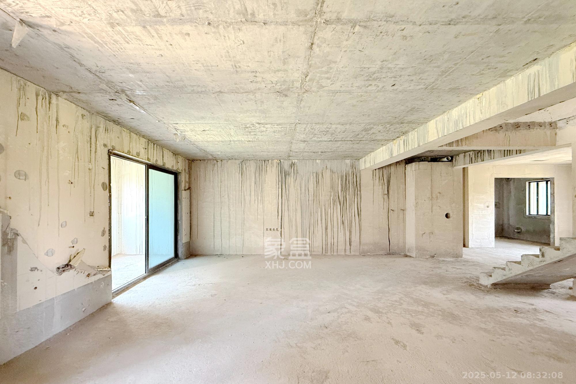 阳光城联利悦澜府  4室2厅2卫    122.0万 阳光城联利悦澜府  4室2厅2卫    122.0万客厅