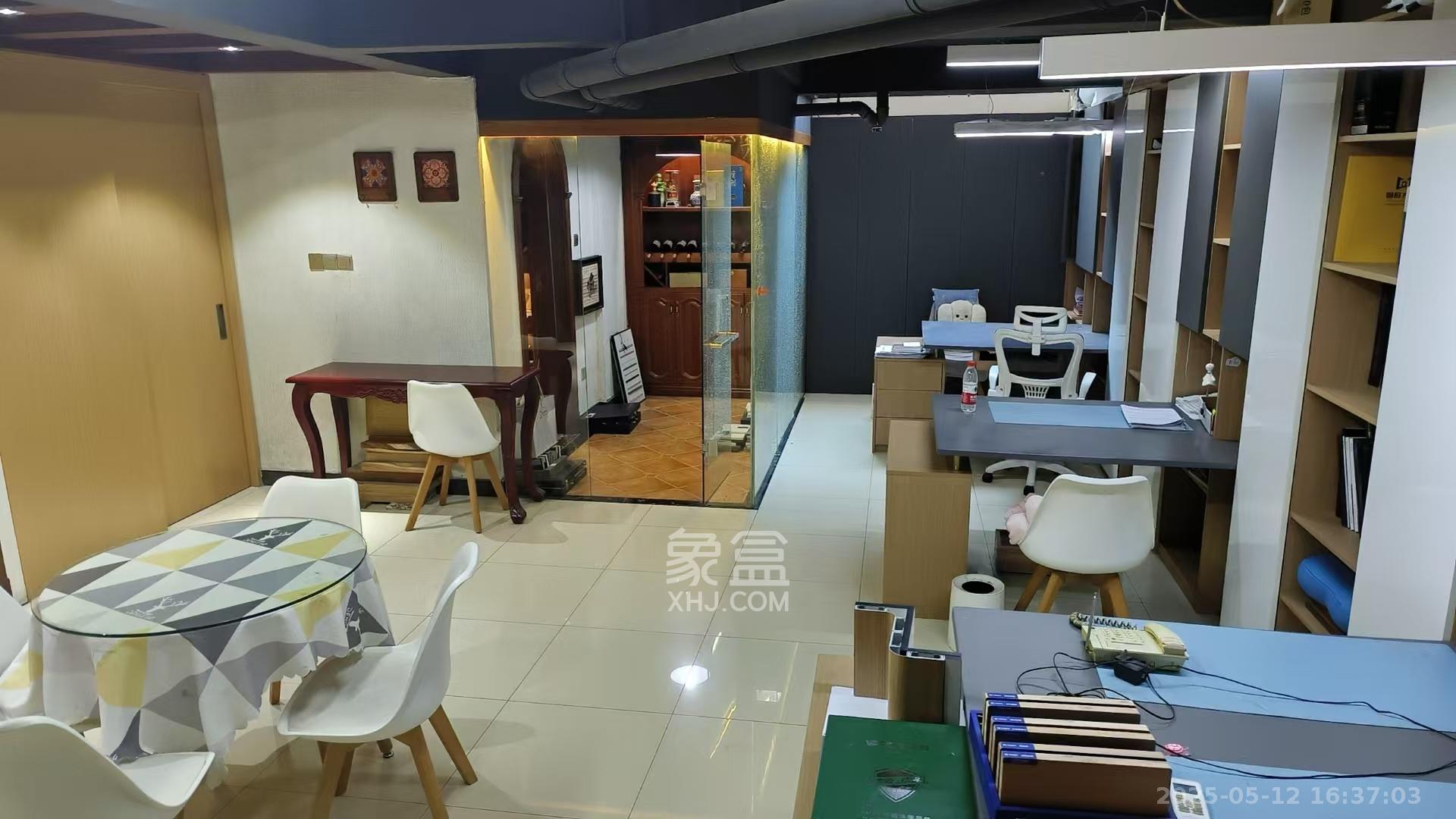 吉联小区(红墅湾) 4室2厅2卫 4100.0元/月 吉联小区(红墅湾) 4室2厅2卫 4100.0元/月室内图