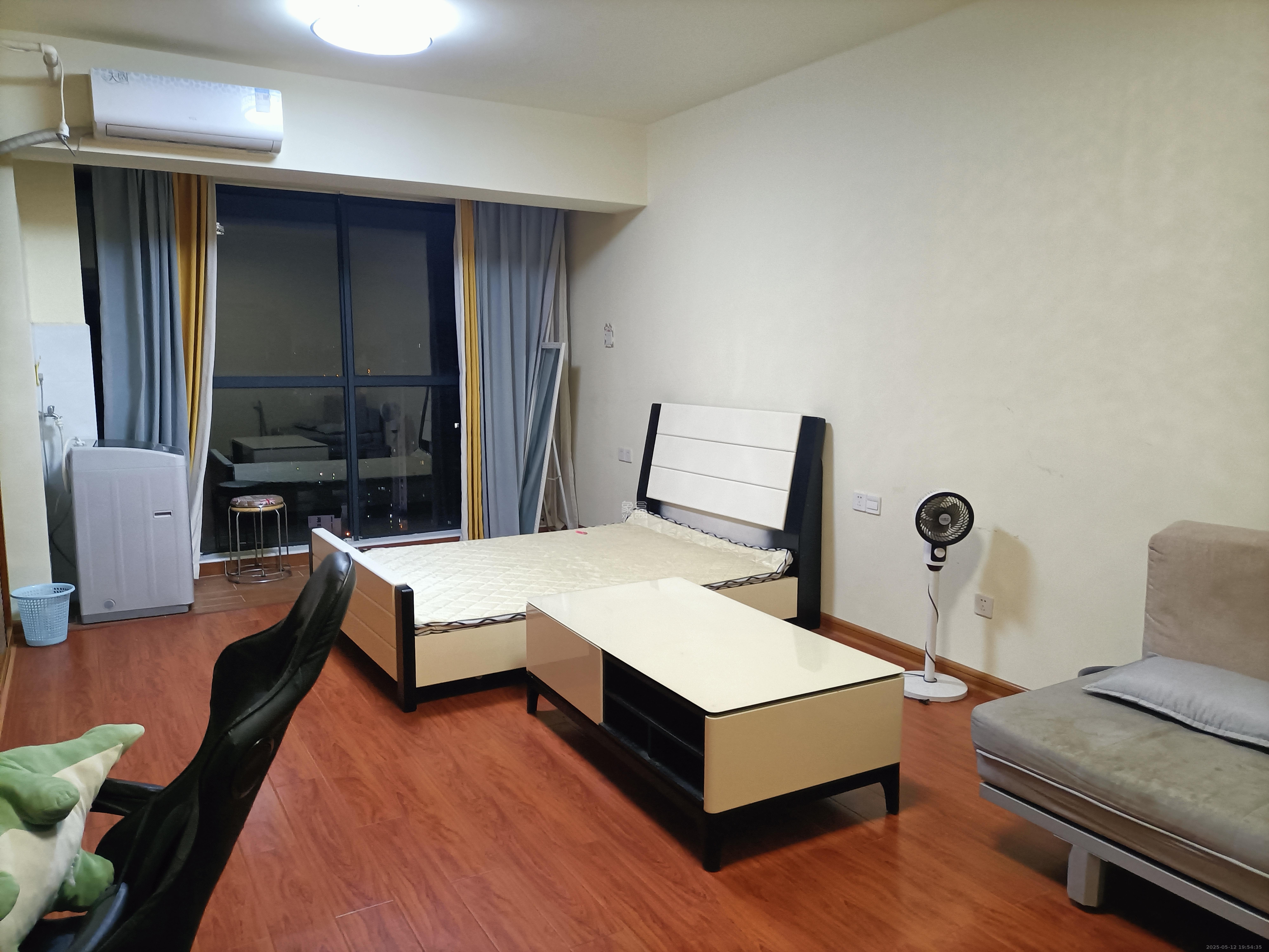 中交里城  1室1厅1卫   1500.00元/月室内图