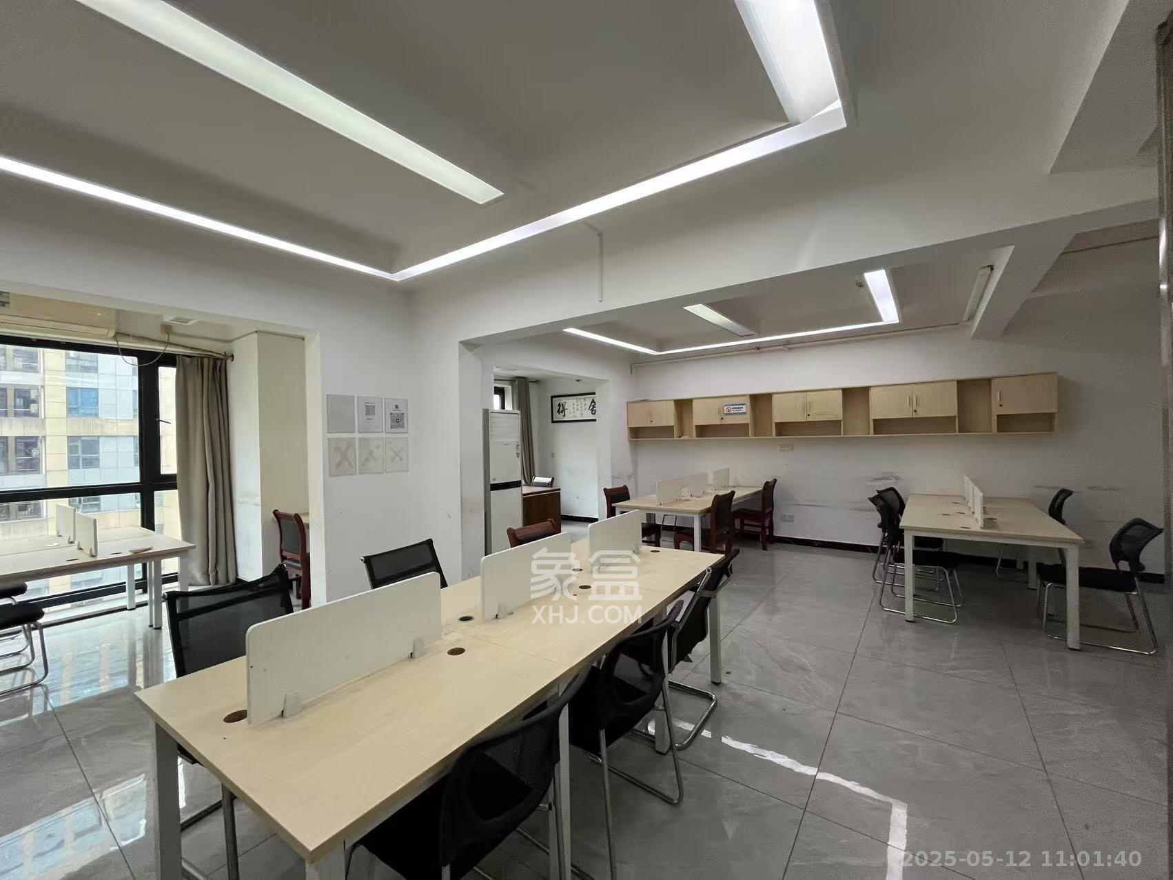 德思勤城市广场(宝格丽公寓) 1室1厅1卫 4500.0元/月 德思勤城市广场(宝格丽公寓) 1室1厅1卫 4500.0元/月室内图