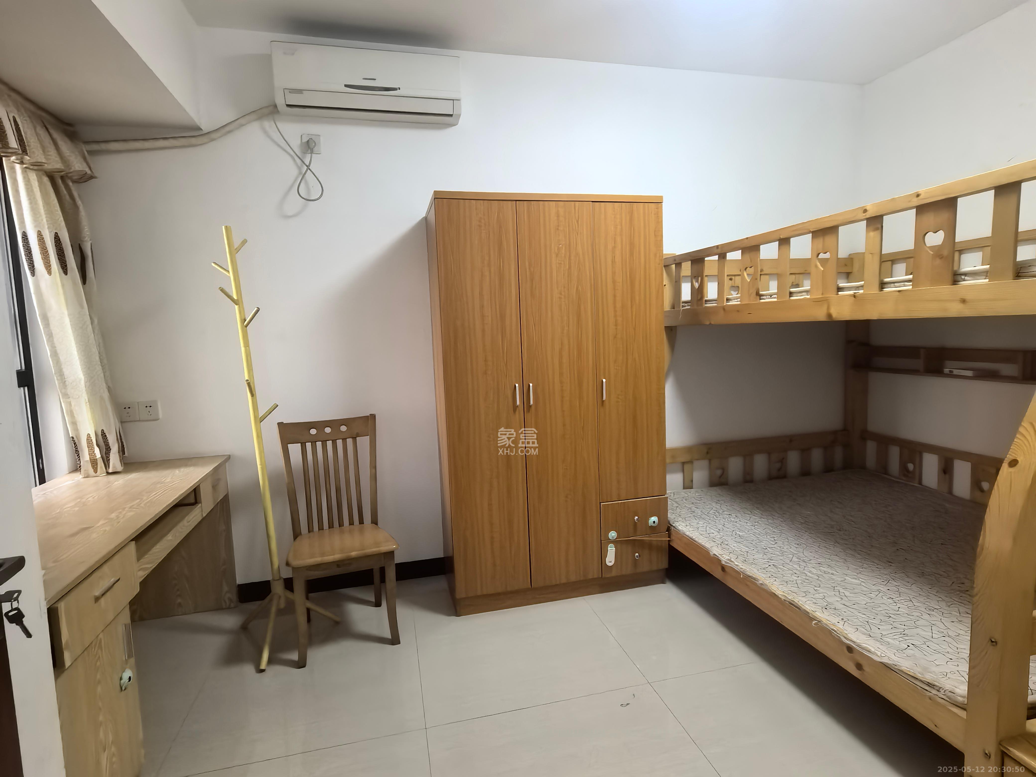 三一街区  3室2厅1卫   1600.00元/月室内图