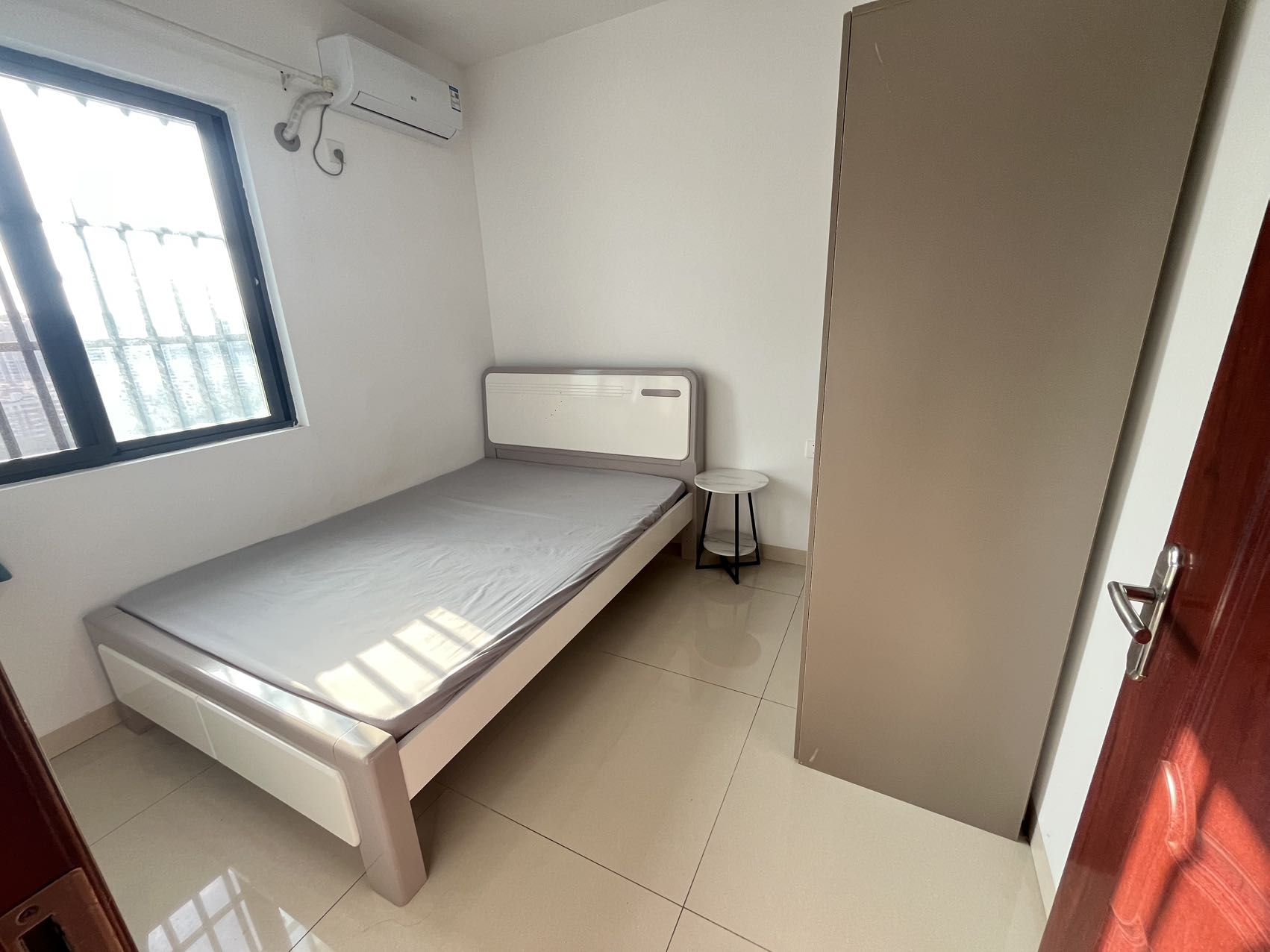 美舍嘉苑二期  3室2厅1卫   2800.00元/月室内图