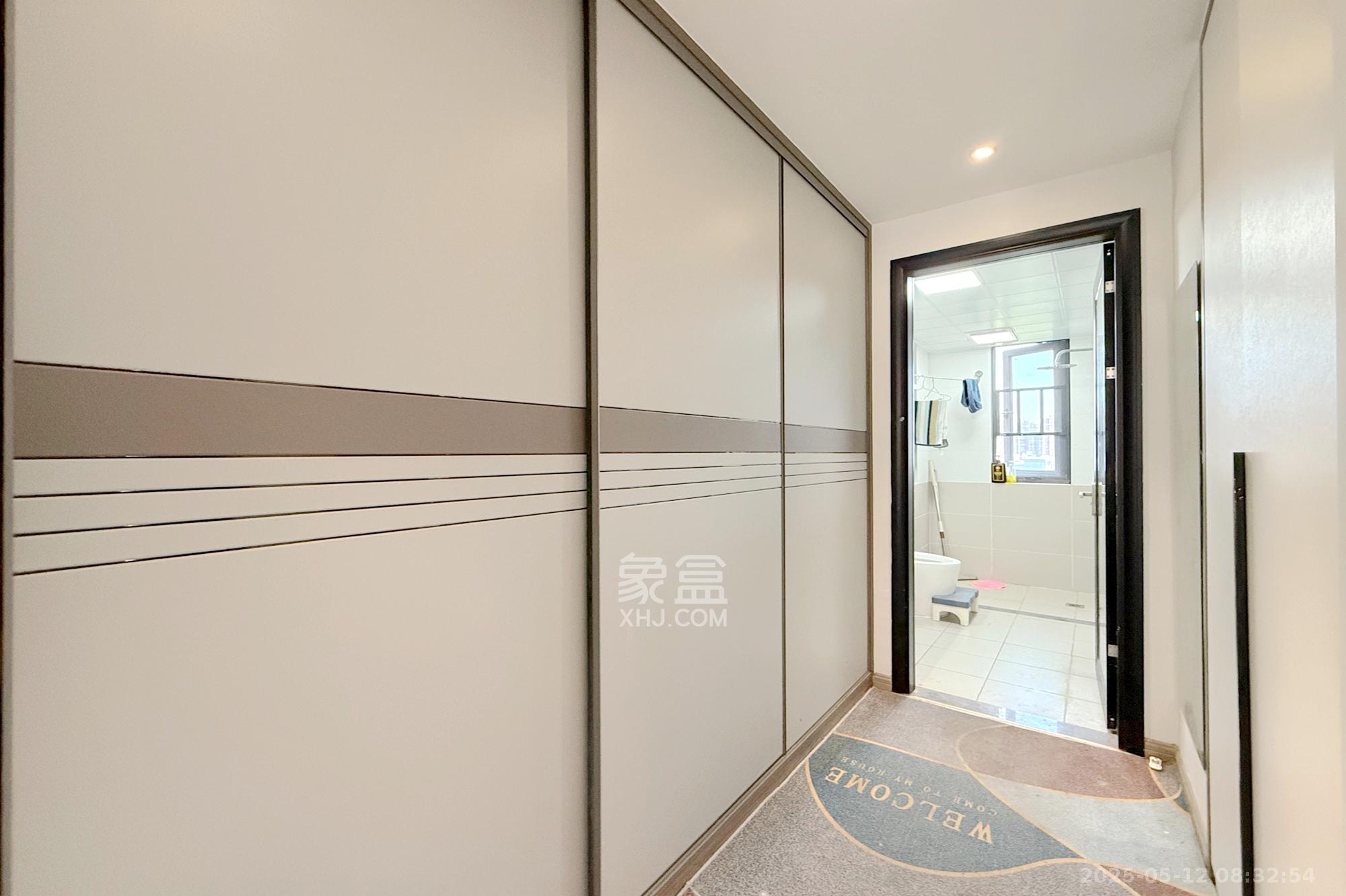 中粮鸿云  5室2厅2卫   120.00万其他