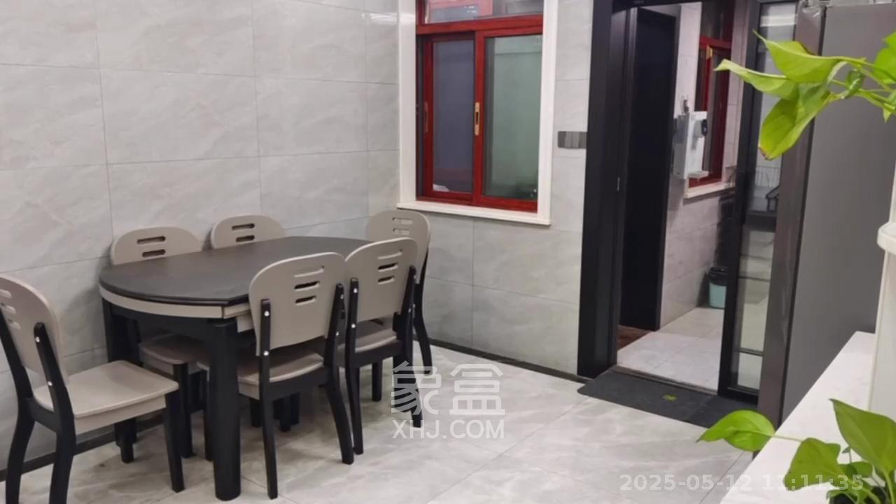 洋湖明园一期  4室2厅2卫   2600.00元/月室内图