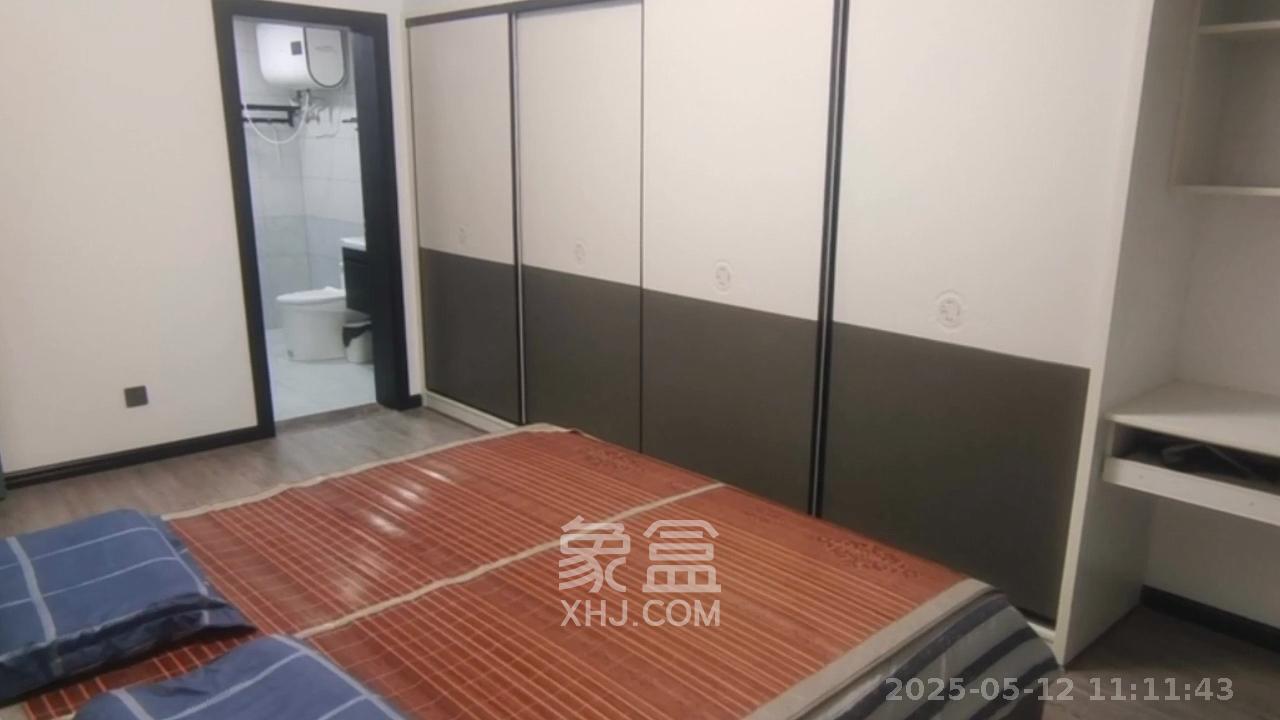 洋湖明园一期  4室2厅2卫   2600.00元/月室内图