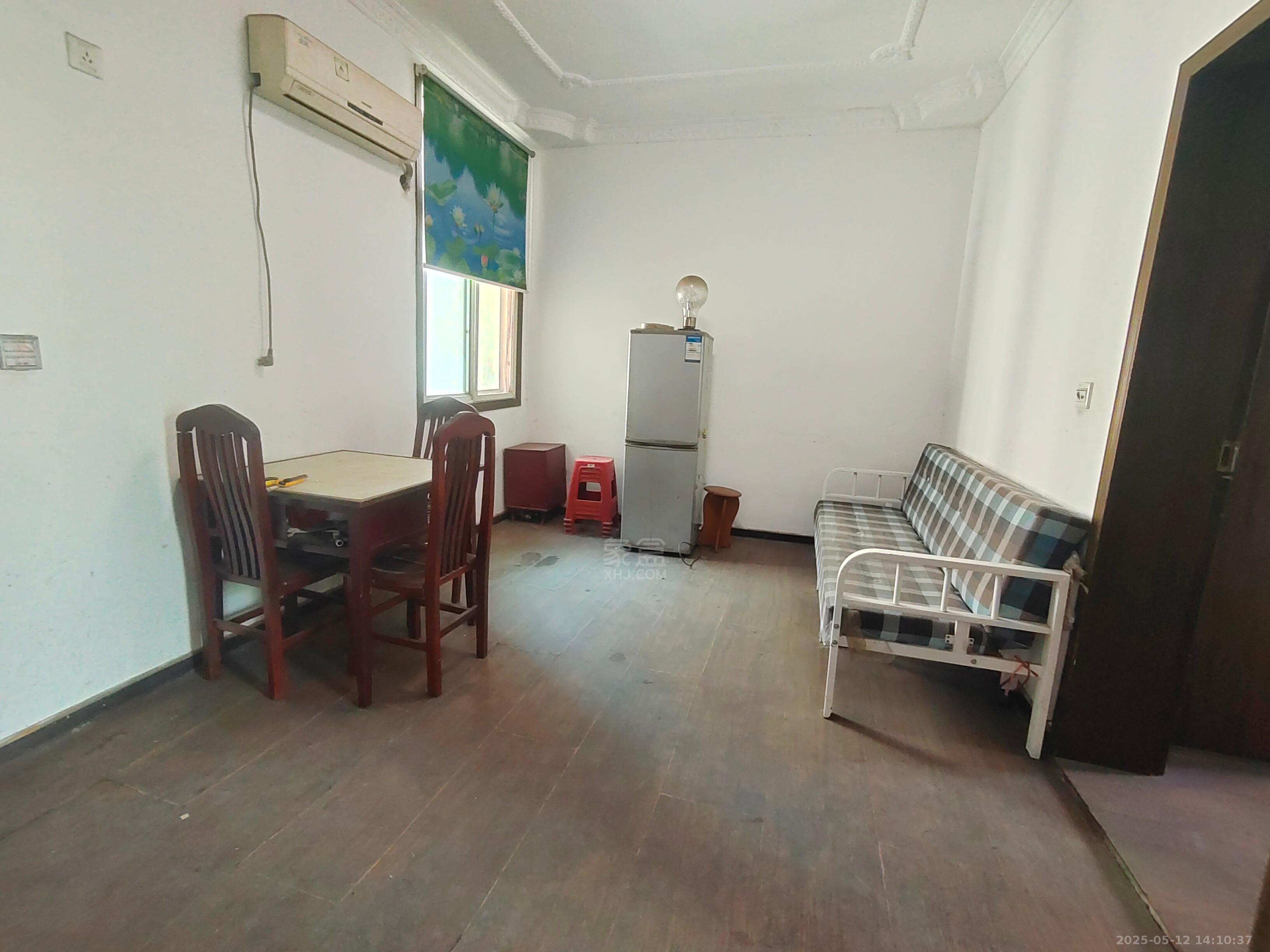 人民中路  2室1厅1卫    900.0元/月 人民中路  2室1厅1卫    900.0元/月