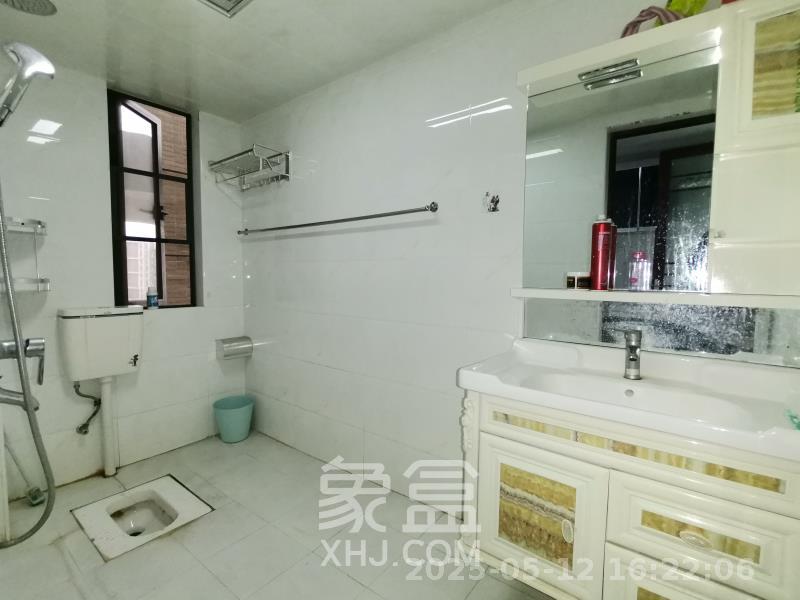 达美D6区  2室2厅1卫   2500.00元/月室内图