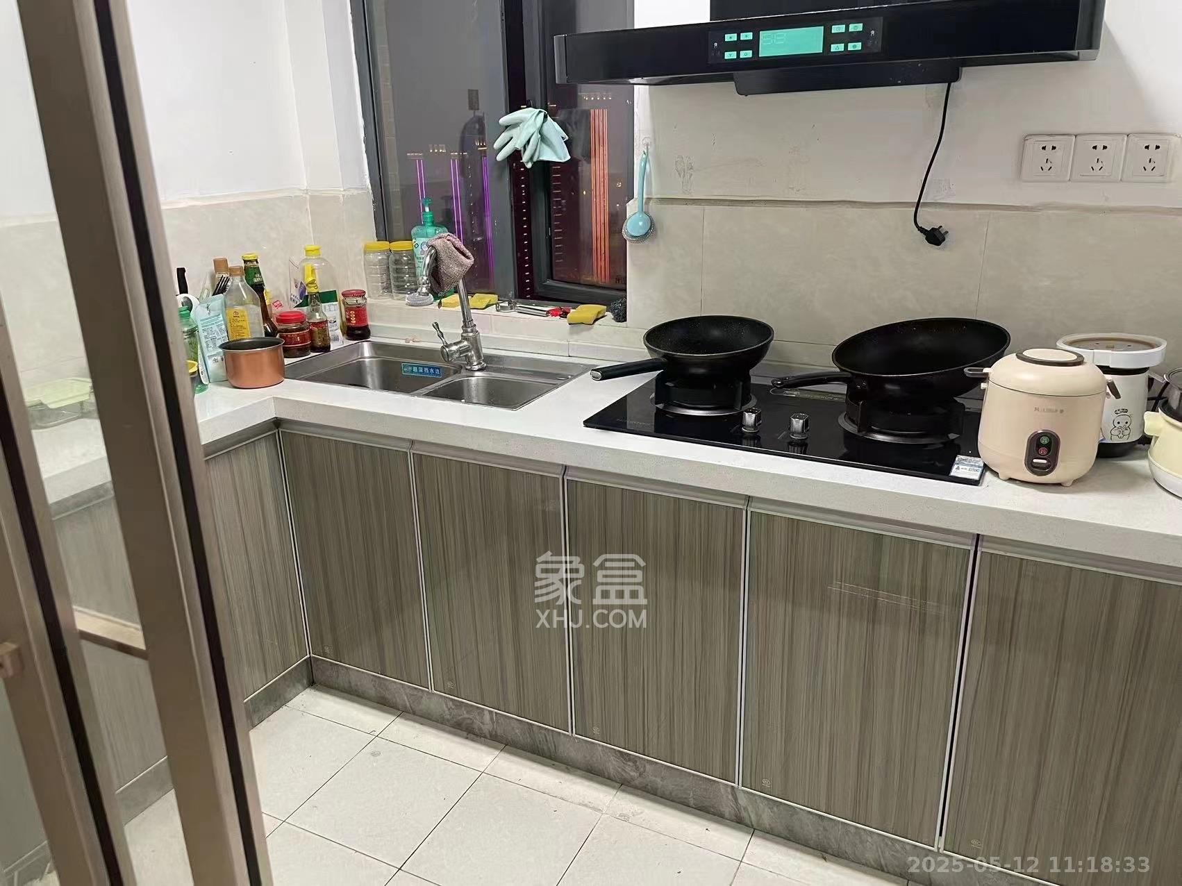 剑桥名门  3室2厅2卫   3000.00元/月室内图