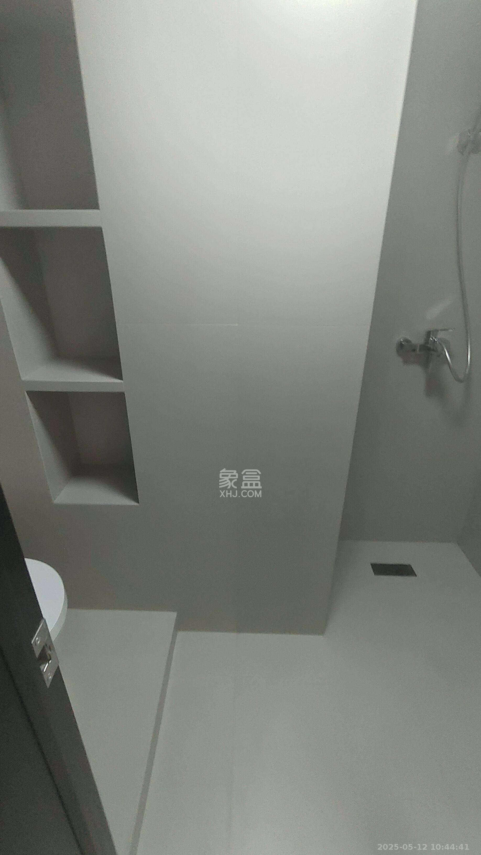 绿地V岛  1室1厅1卫   2500.00元/月室内图