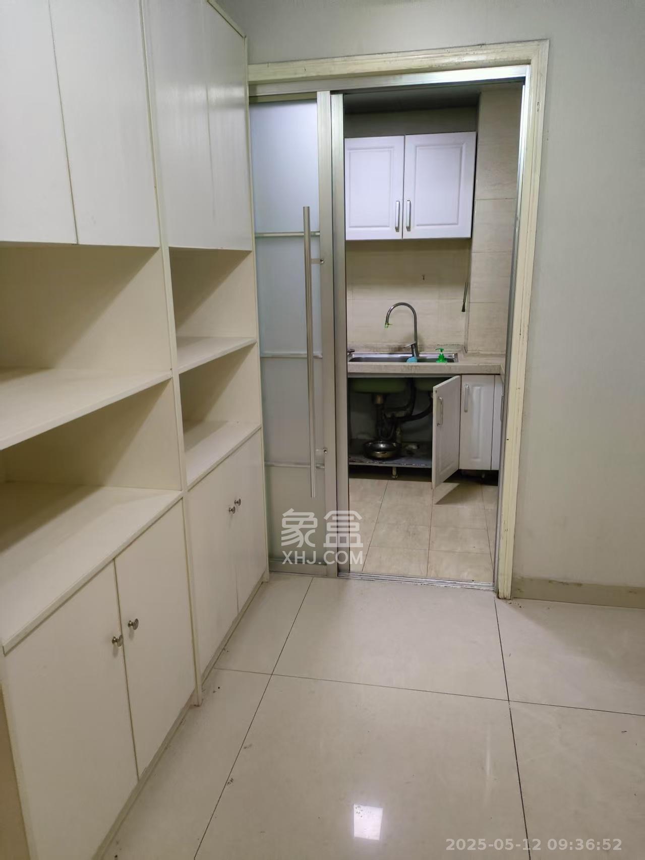 华润凤凰城一期  3室2厅2卫   2400.00元/月室内图