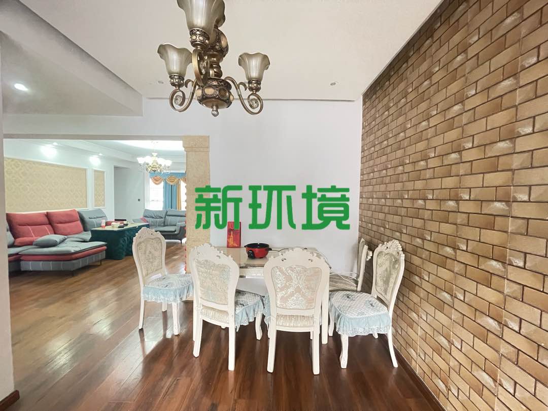 汇景名都  3室2厅2卫   72.00万客厅