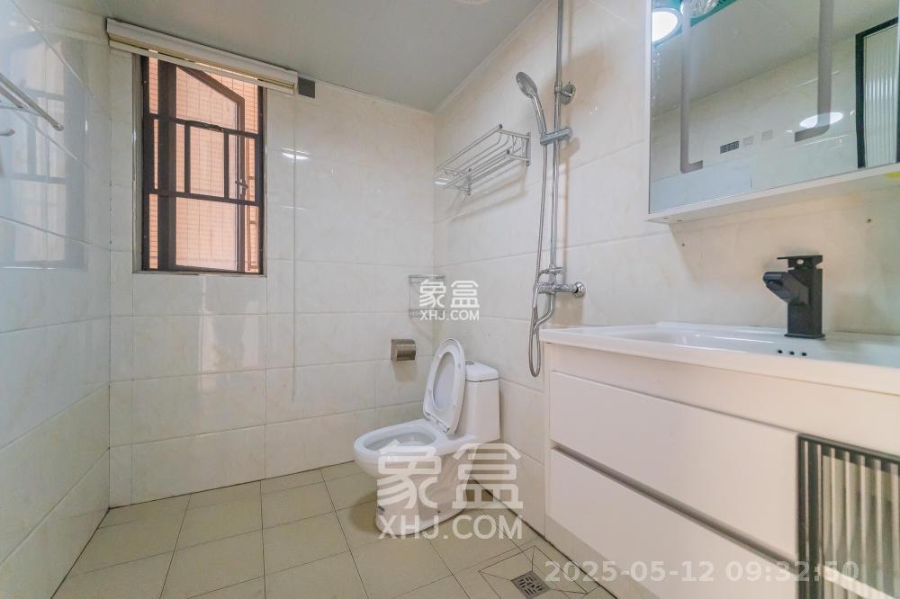 华润五彩城  4室2厅1卫   2400.00元/月室内图