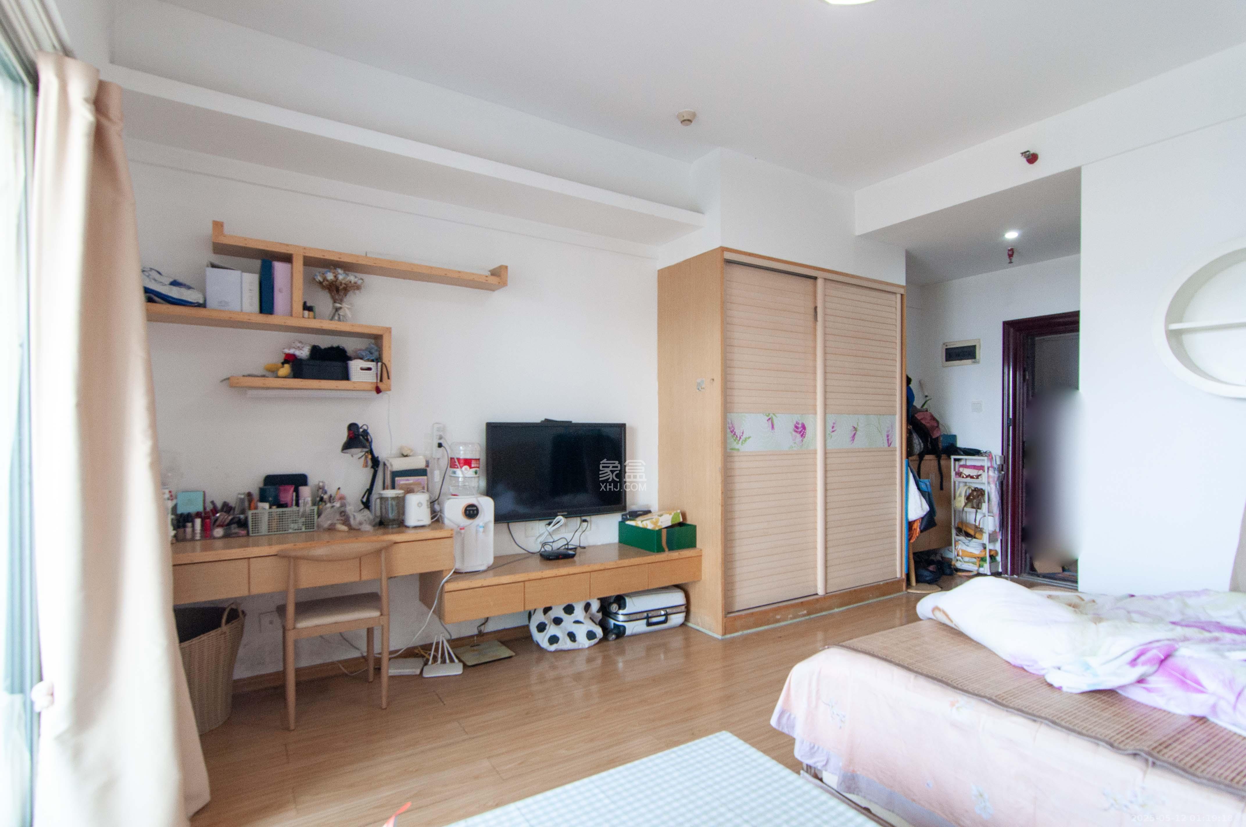 观湖公寓  1室1厅1卫    29.0万 观湖公寓  1室1厅1卫    29.0万客厅