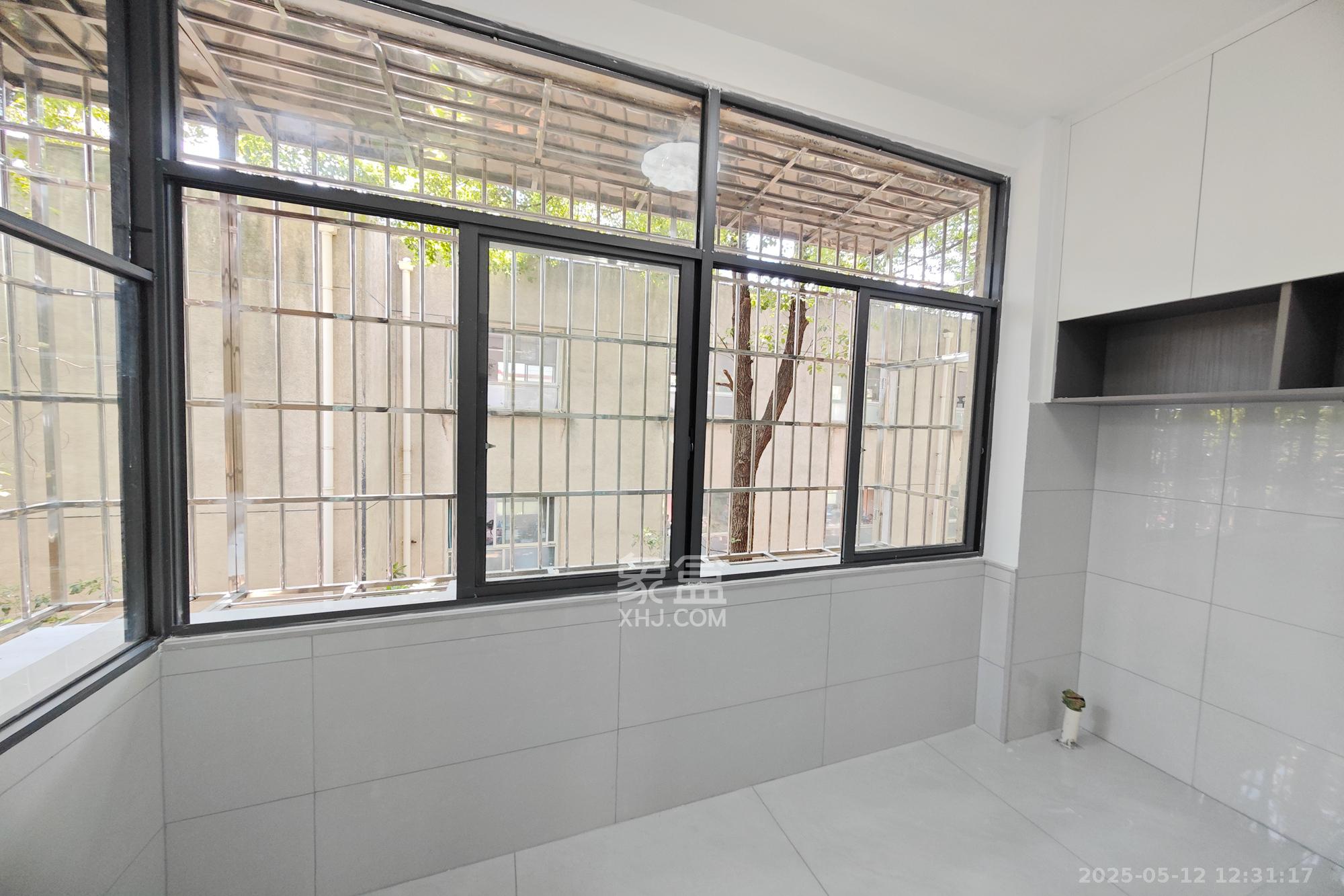 阿弥岭一二片  3室1厅1卫    59.8万 阿弥岭一二片  3室1厅1卫    59.8万阳台