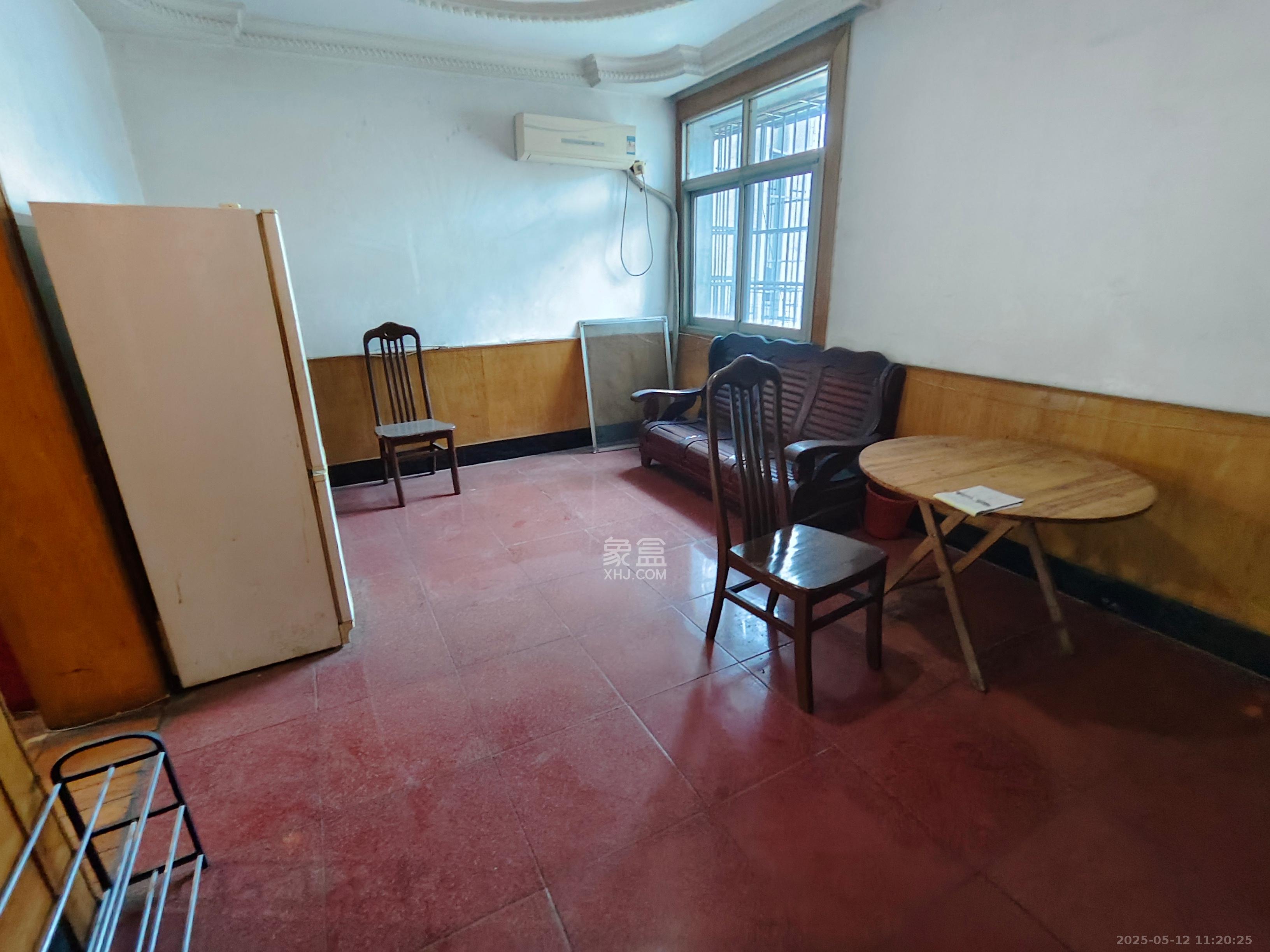 公安分局宿舍  2室1厅1卫    1200.0元/月室内图