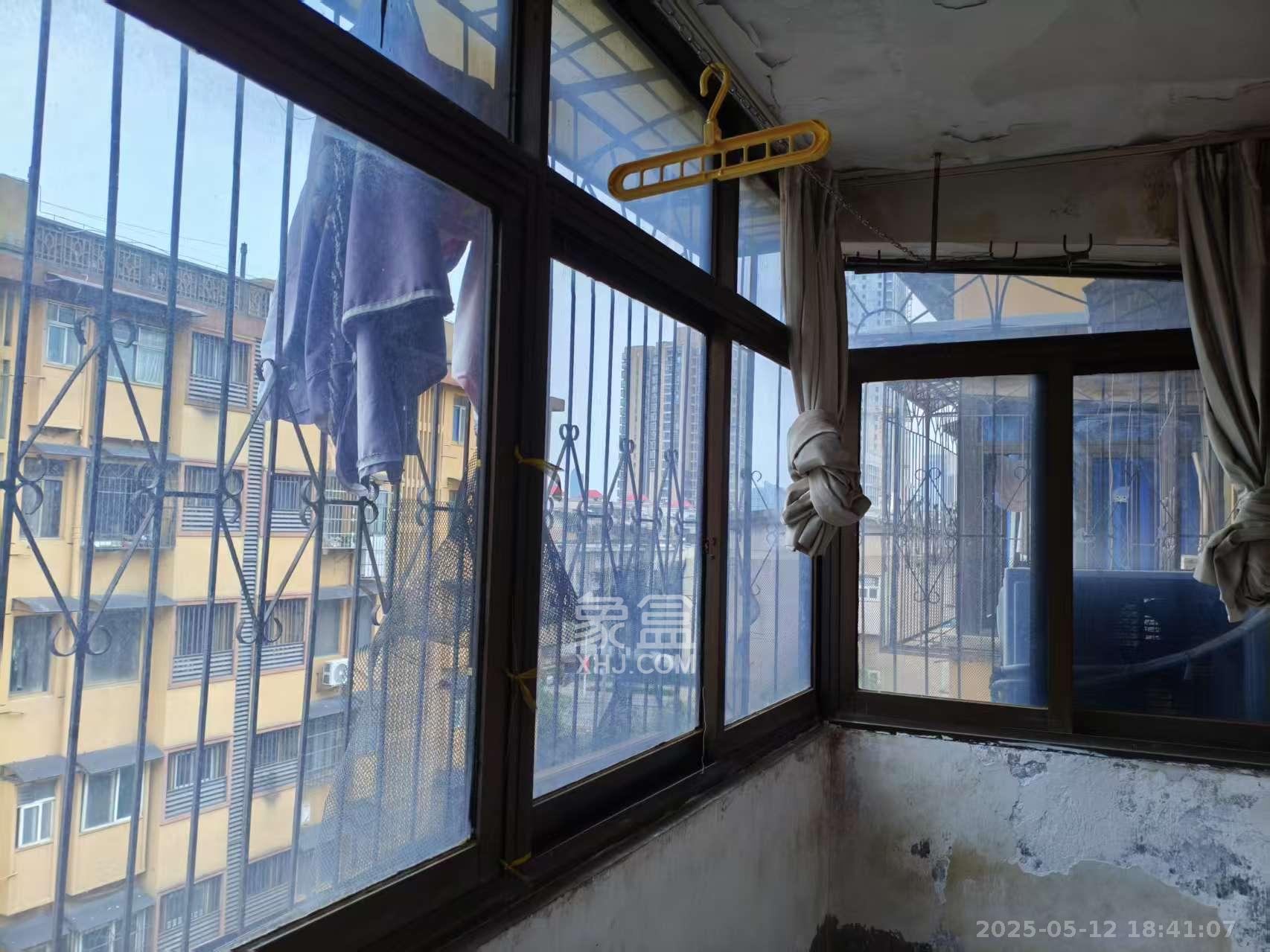 群芳园 1室1厅1卫 1200.0元/月 群芳园 1室1厅1卫 1200.0元/月室内图