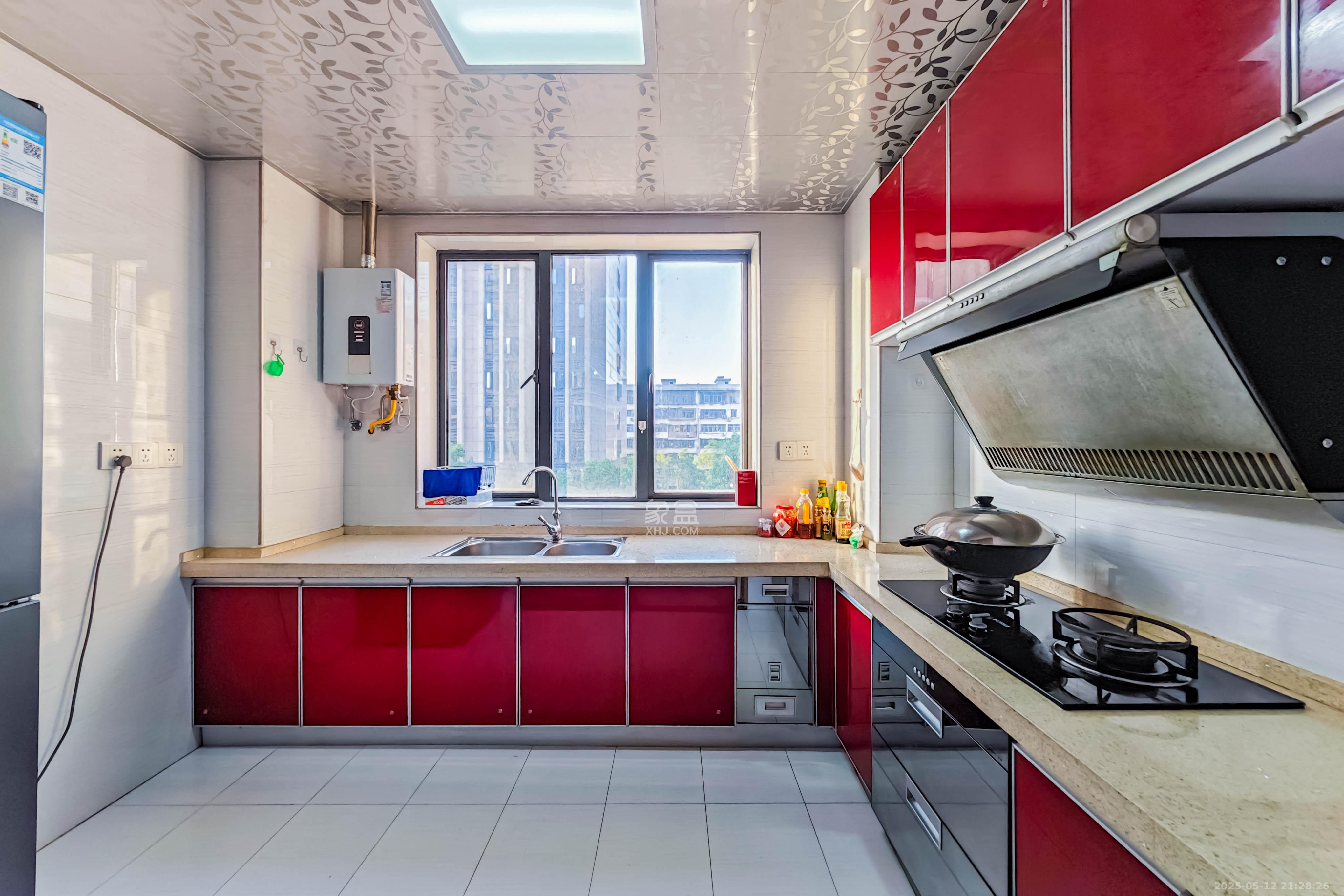 中城丽景香山园 3室2厅2卫 155.0万 中城丽景香山园 3室2厅2卫 155.0万厨房