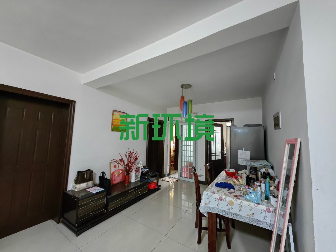 汇景名都  3室2厅2卫   52.80万客厅