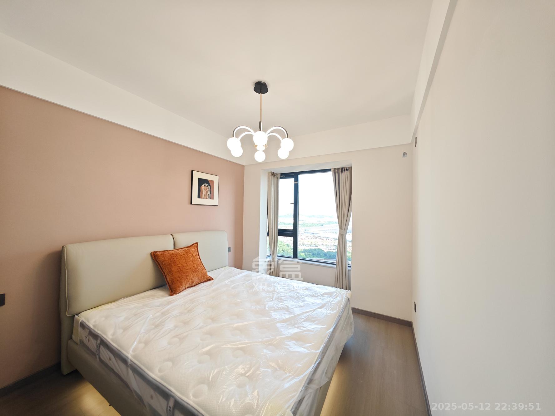 中建嘉和城  3室2厅1卫    95.8万 中建嘉和城  3室2厅1卫    95.8万卧室