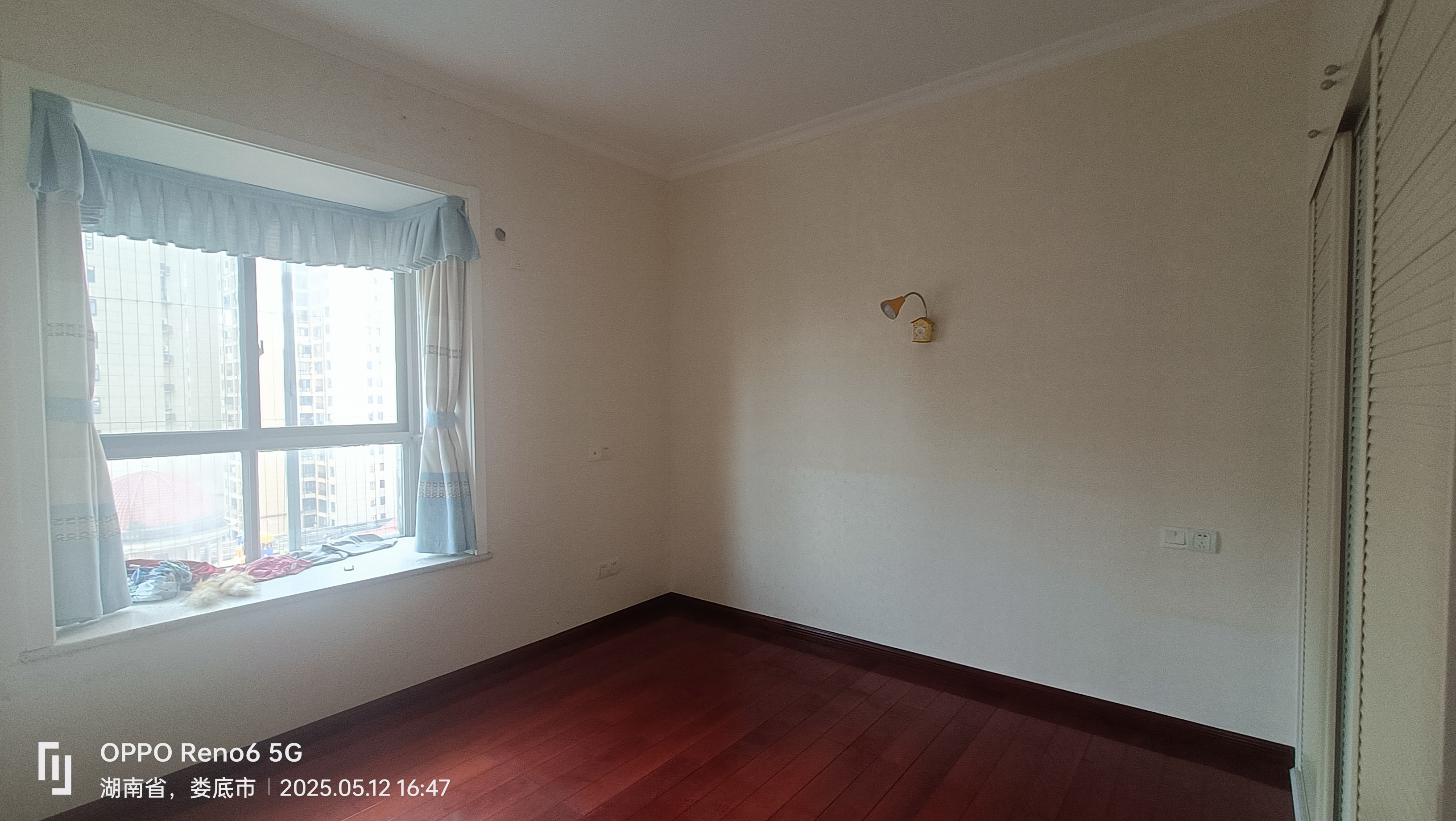 南苑上和一期 3室2厅2卫 78.8万 南苑上和一期 3室2厅2卫 78.8万客厅