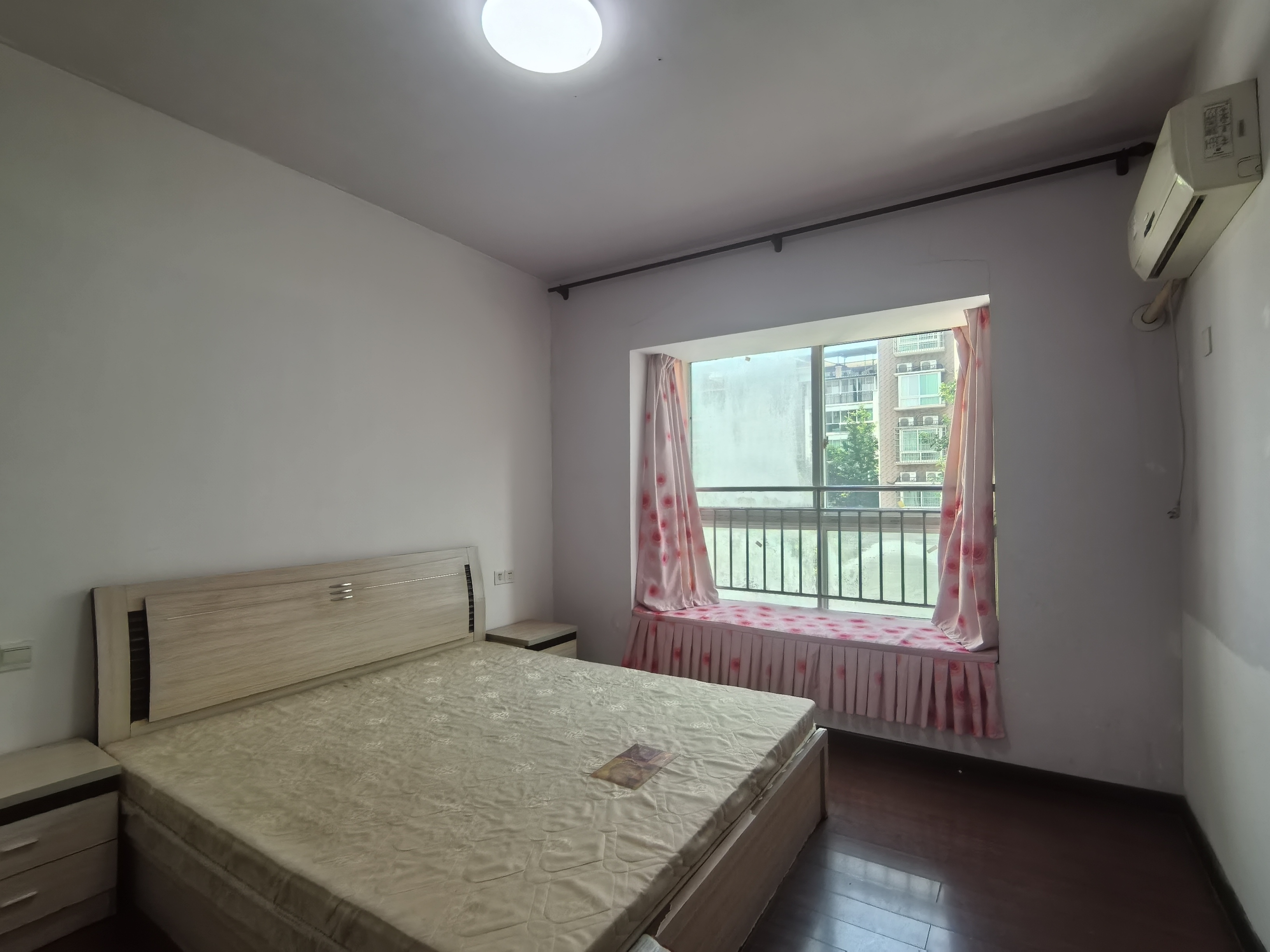 怡馨花地  2室2厅1卫   1200.00元/月室内图