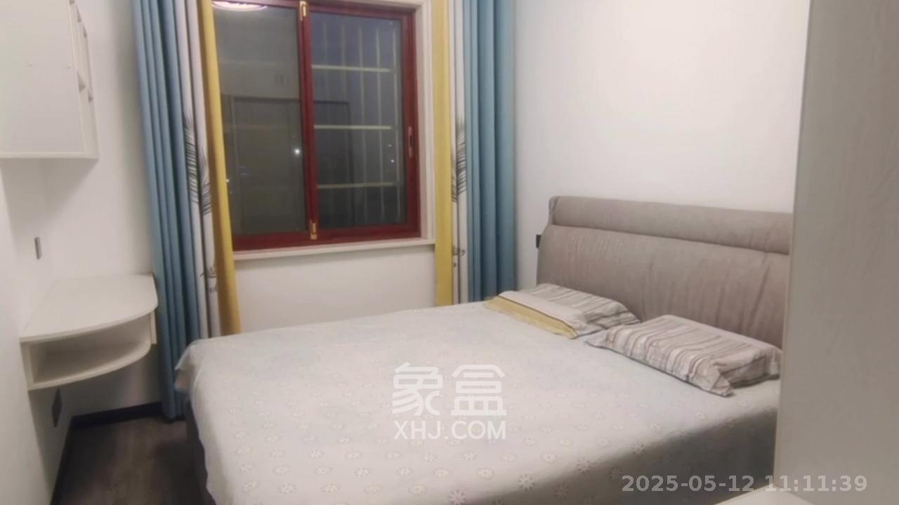 洋湖明园一期  4室2厅2卫   2600.00元/月室内图
