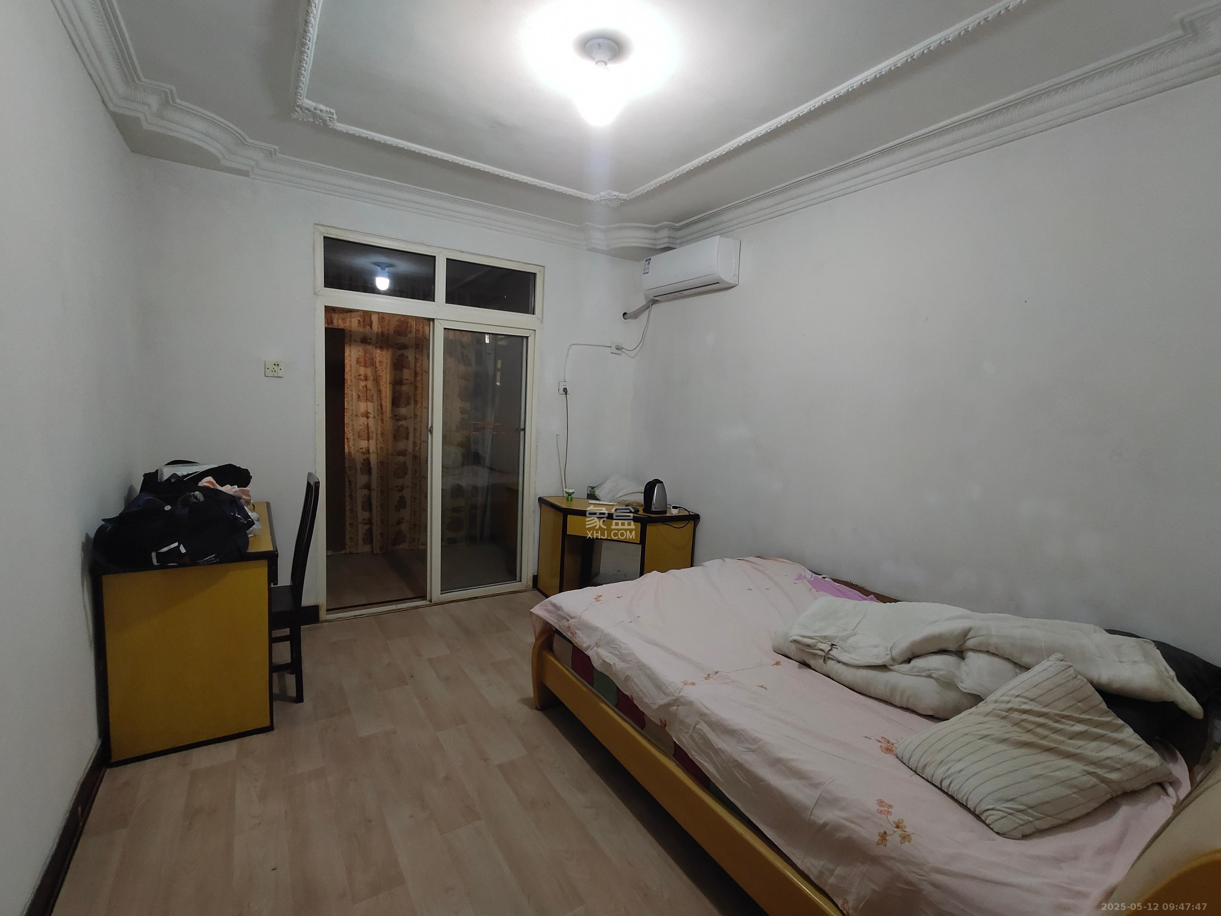 华达家园 4室2厅1卫 1800.0元/月 华达家园 4室2厅1卫 1800.0元/月室内图