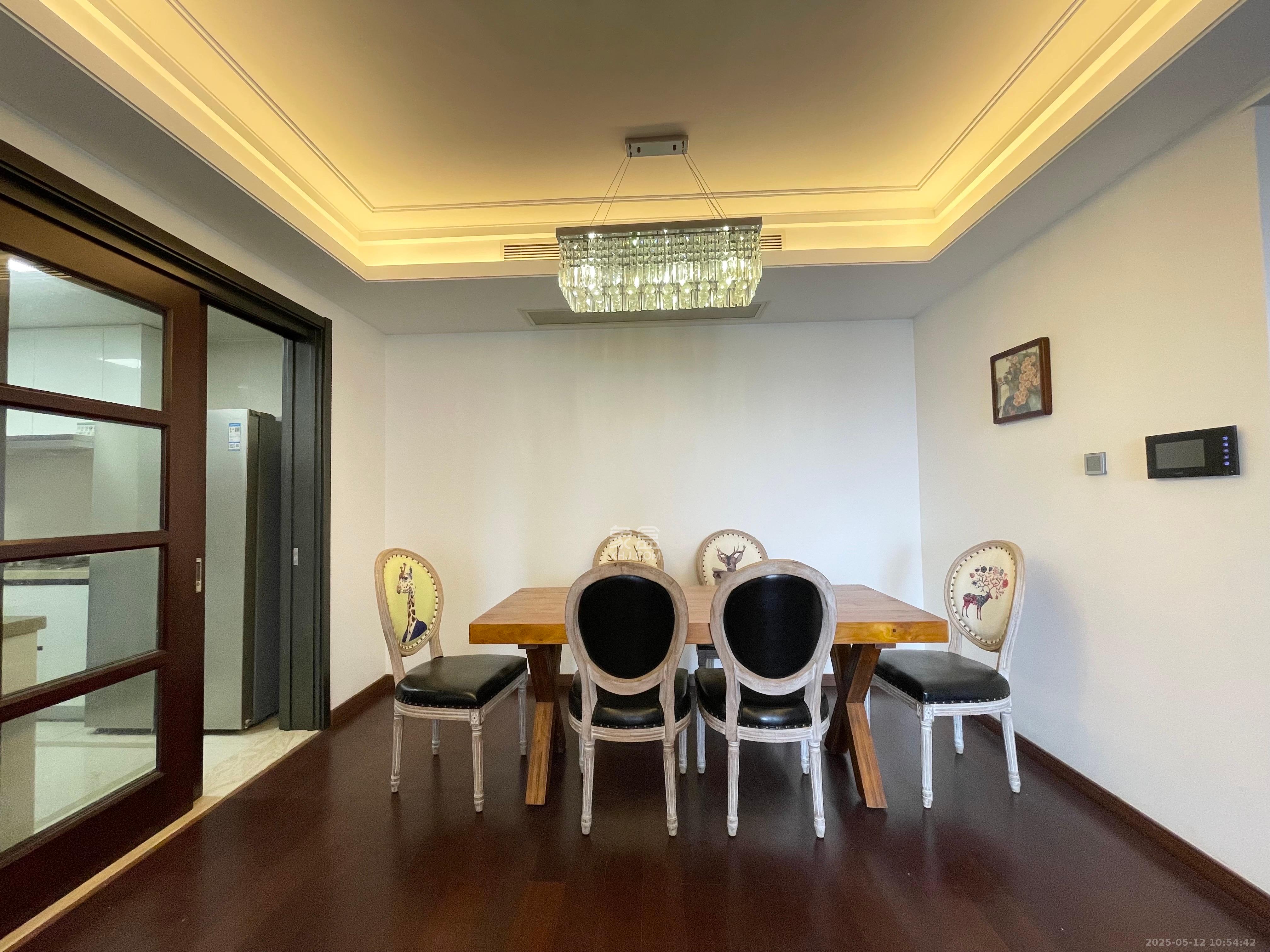 万科紫台  3室2厅2卫    5500.0元/月 万科紫台  3室2厅2卫    5500.0元/月室内图