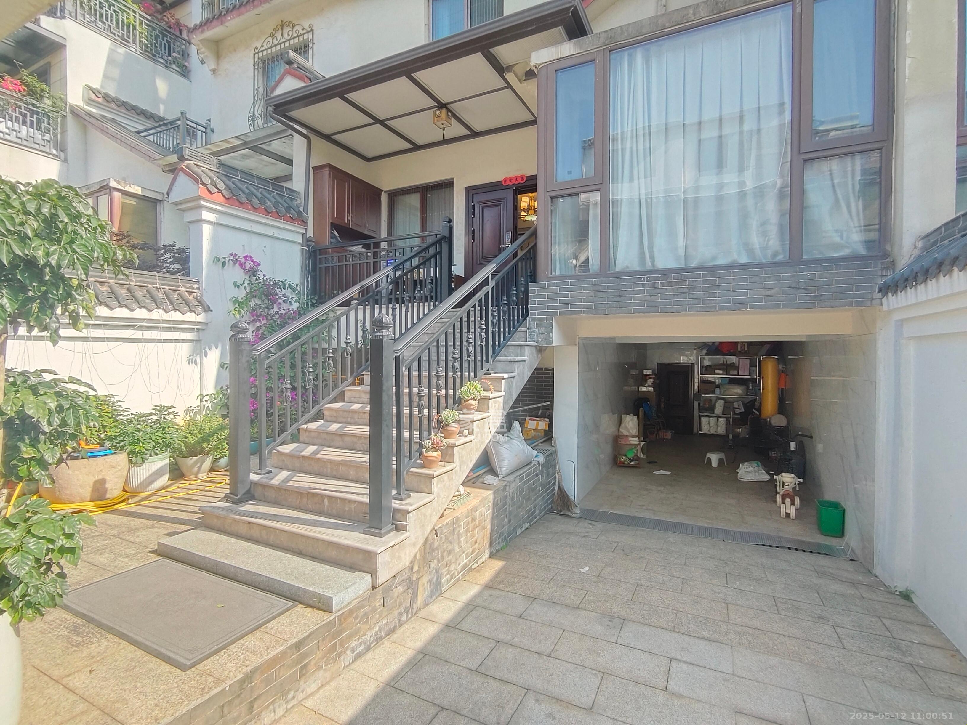 汀湘十里  7室3厅4卫   18000.00元/月