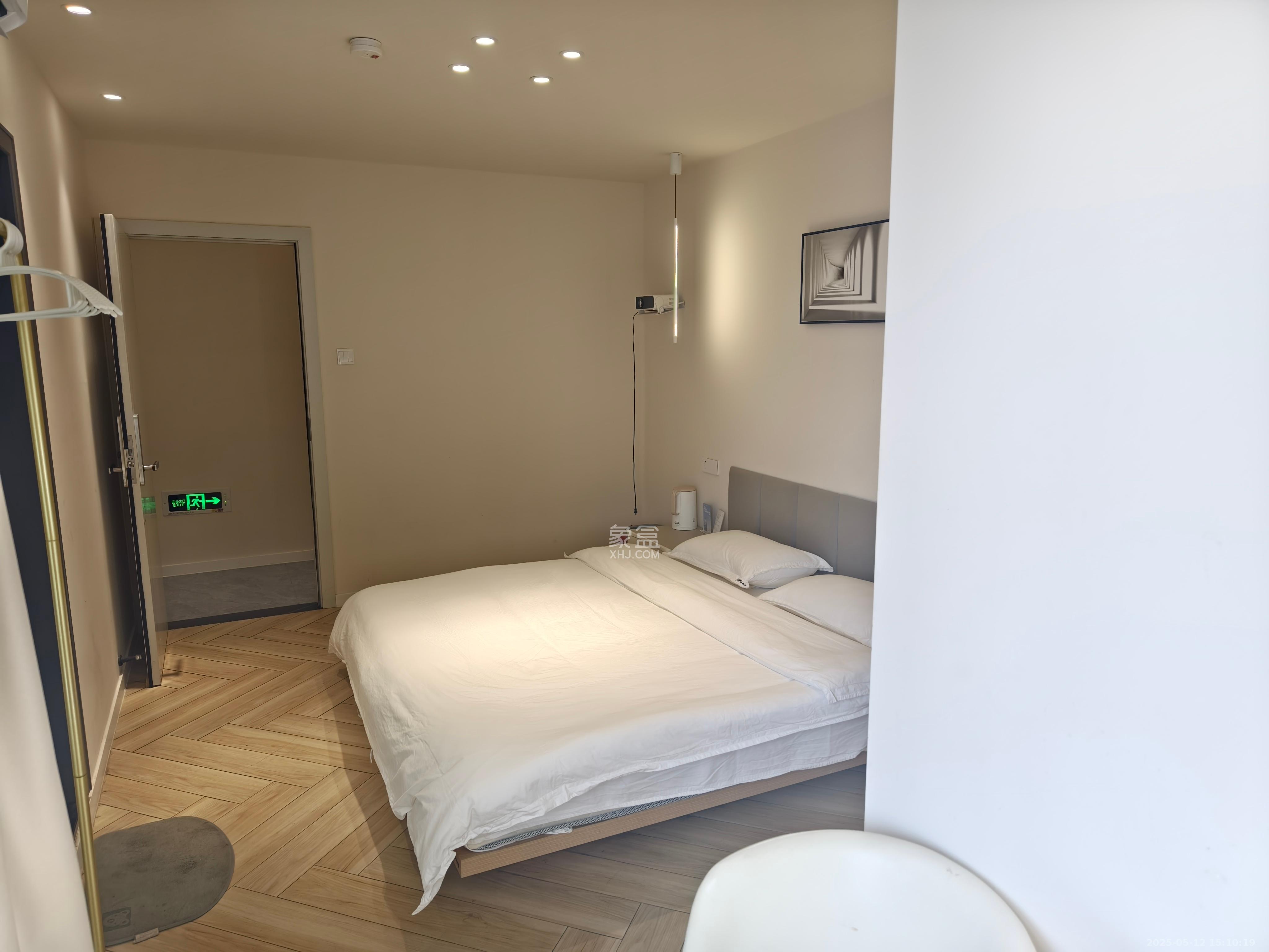 王府井公寓(福源公寓) 4室2厅2卫 4500.0元/月 王府井公寓(福源公寓) 4室2厅2卫 4500.0元/月室内图