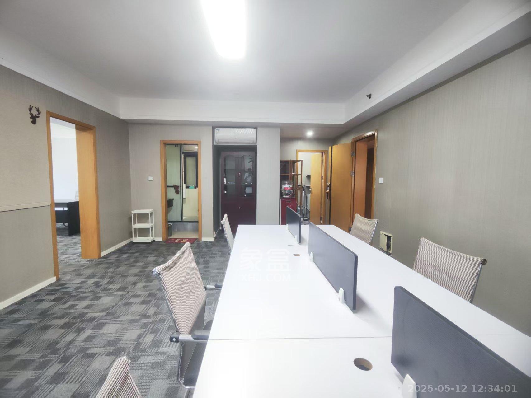 德思勤城市广场(宝格丽公寓) 1室0厅0卫 3500.0元/月 德思勤城市广场(宝格丽公寓) 1室0厅0卫 3500.0元/月室内图