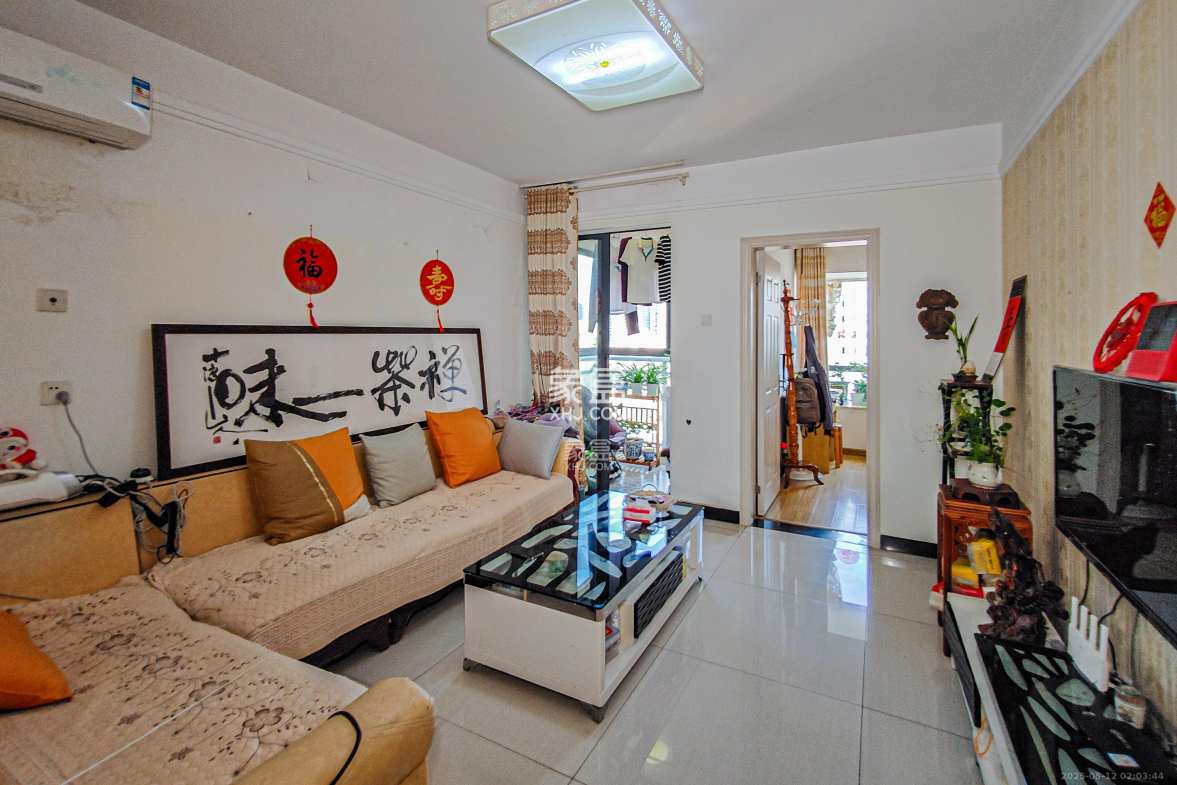 钱隆首府(福晟御园)  2室2厅1卫    80.0万 钱隆首府(福晟御园)  2室2厅1卫    80.0万客厅