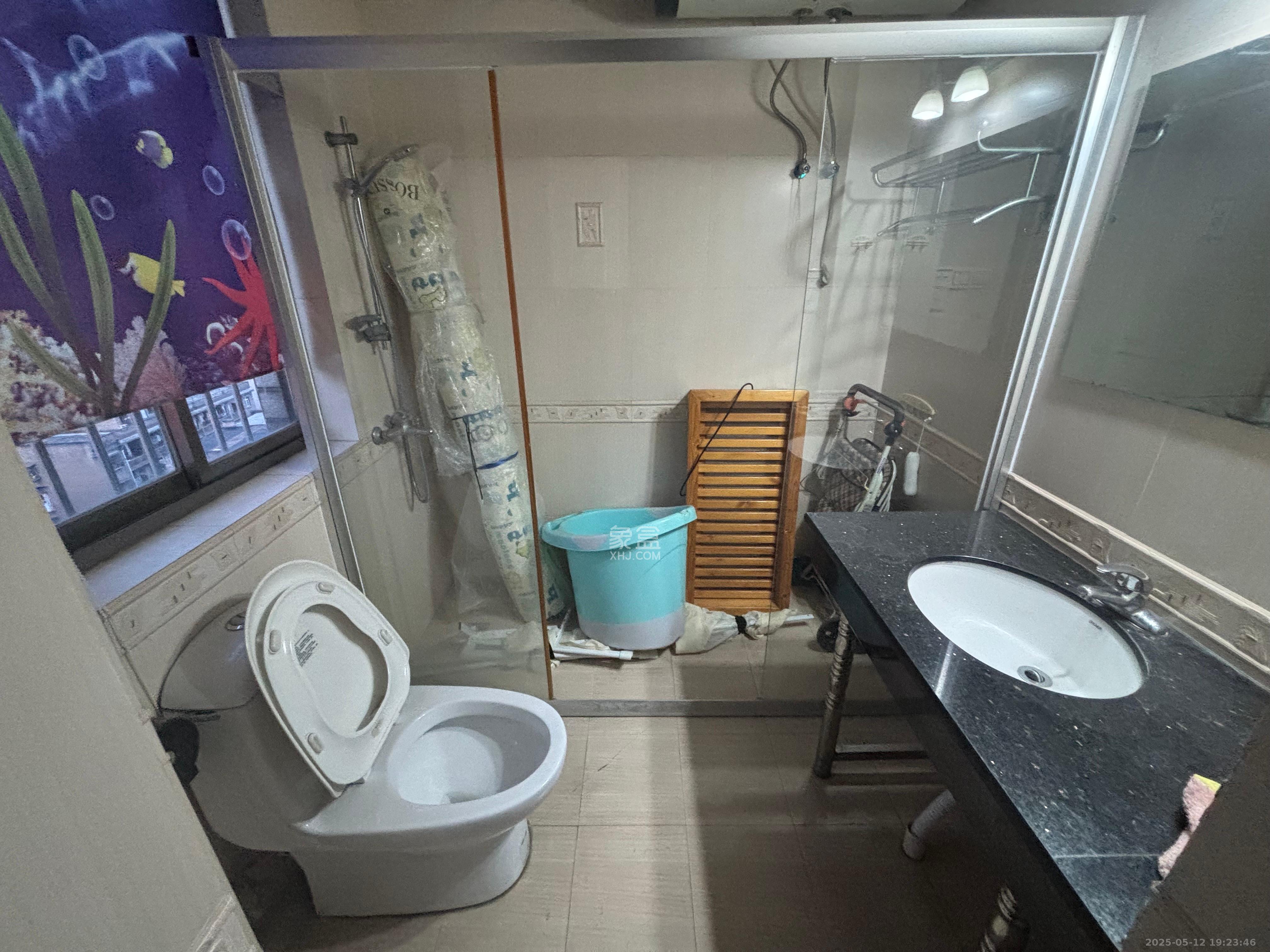 裕南大厦 4室1厅2卫 3500.0元/月 裕南大厦 4室1厅2卫 3500.0元/月室内图