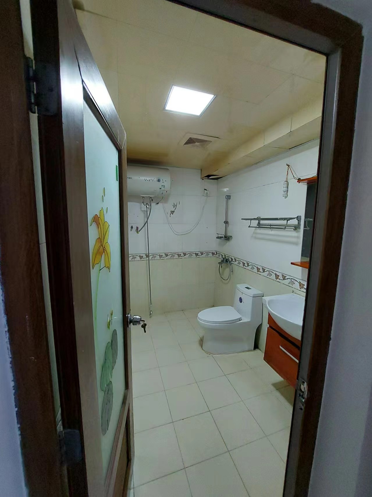 国贸花园  4室2厅2卫    143.0万 国贸花园  4室2厅2卫    143.0万室内图