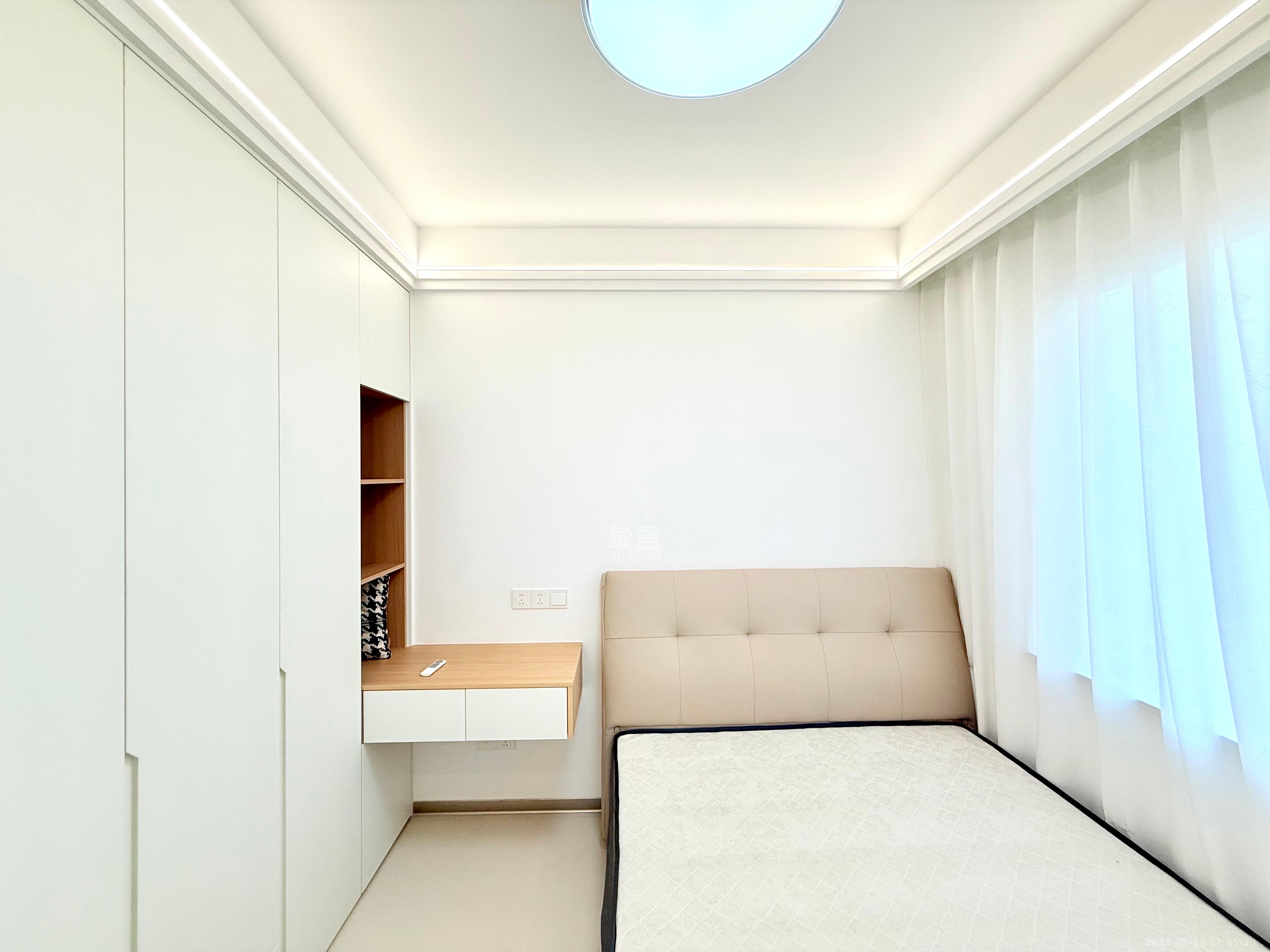 河畔华府  3室2厅1卫    3500.0元/月室内图