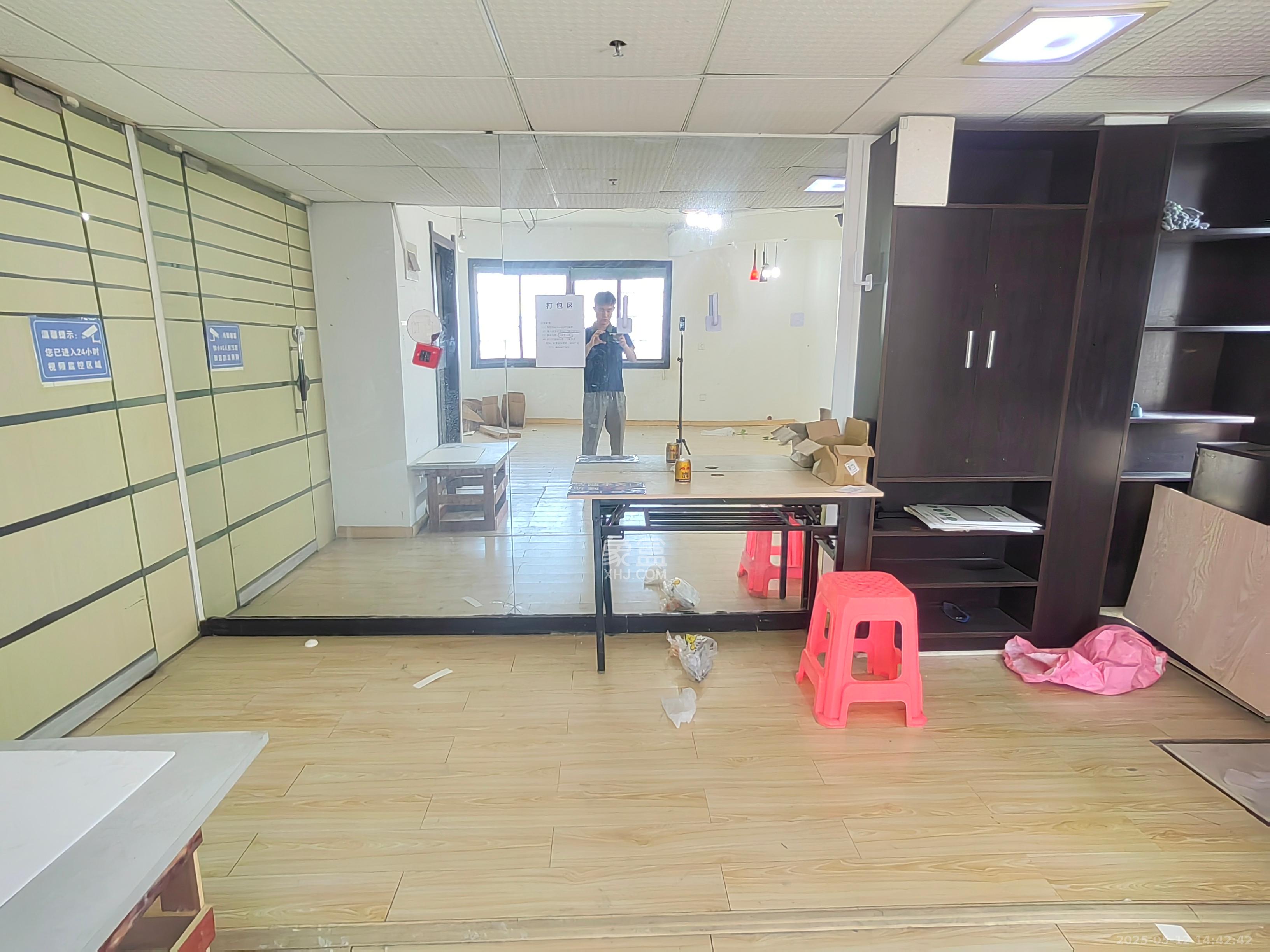 东一时区   55.0㎡      1400.0元/月室内图