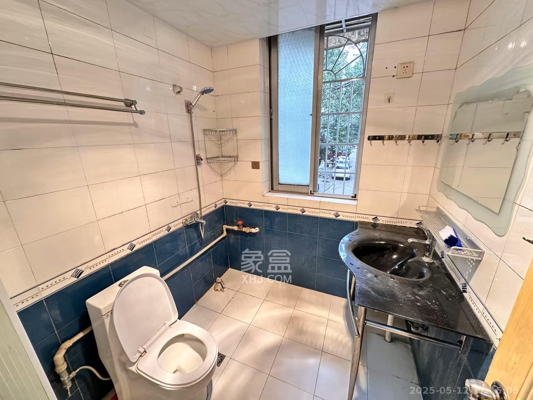 英才园二片 2室2厅2卫 2200.0元/月 英才园二片 2室2厅2卫 2200.0元/月室内图