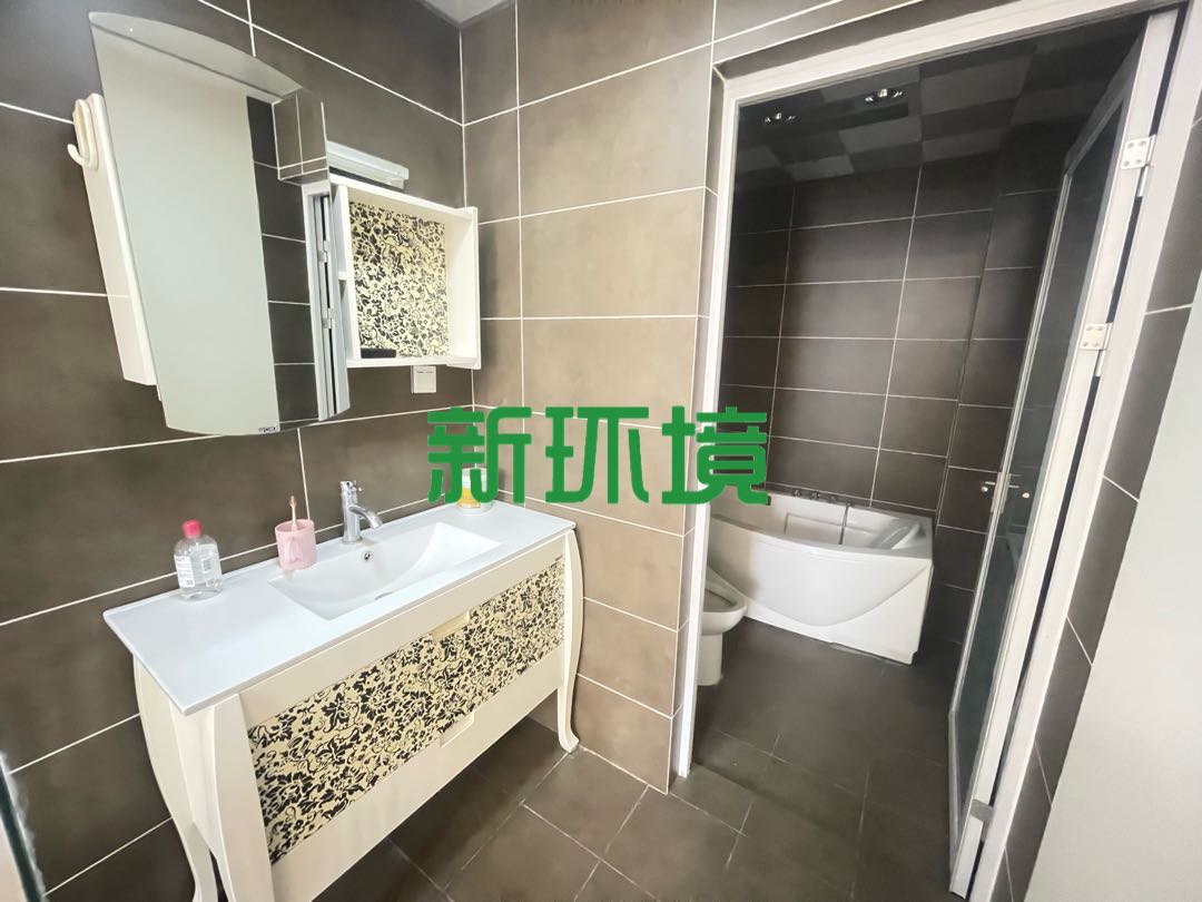 汇景名都  3室2厅2卫   72.00万客厅