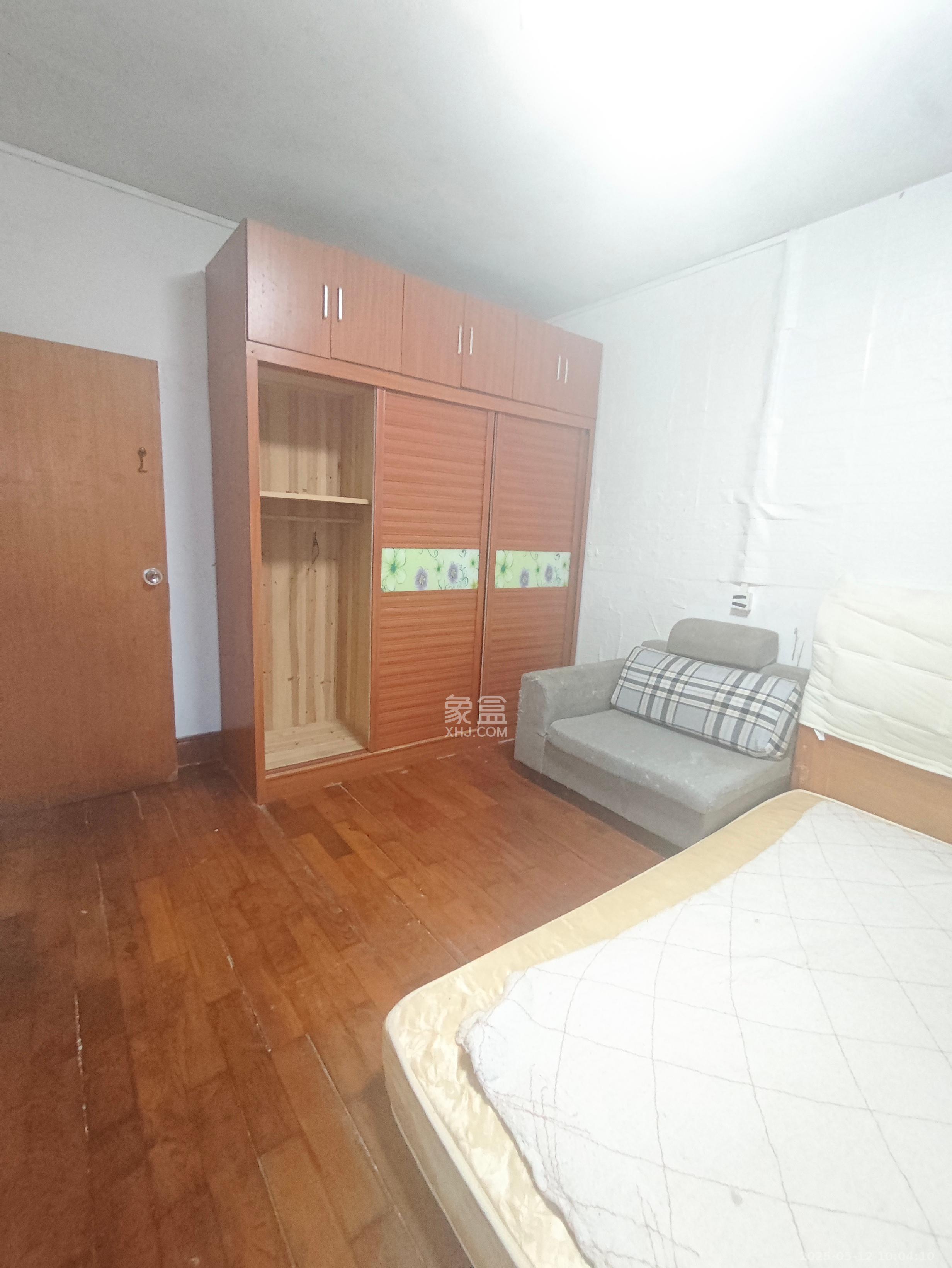 文艺新村  2室1厅1卫   1600.00元/月室内图