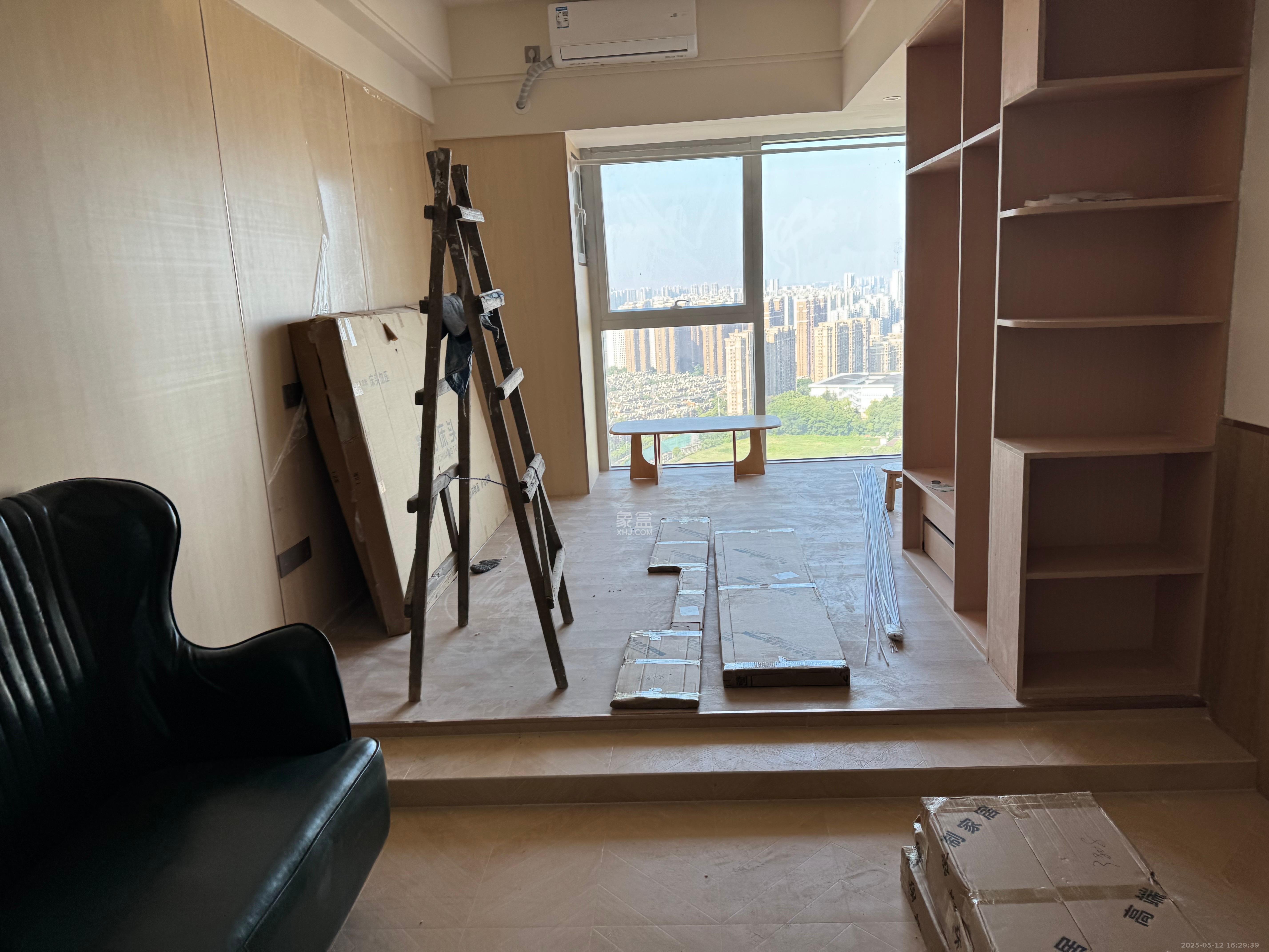 恒大誉府(融誉商业中心) 1室1厅1卫 2000.0元/月 恒大誉府(融誉商业中心) 1室1厅1卫 2000.0元/月室内图