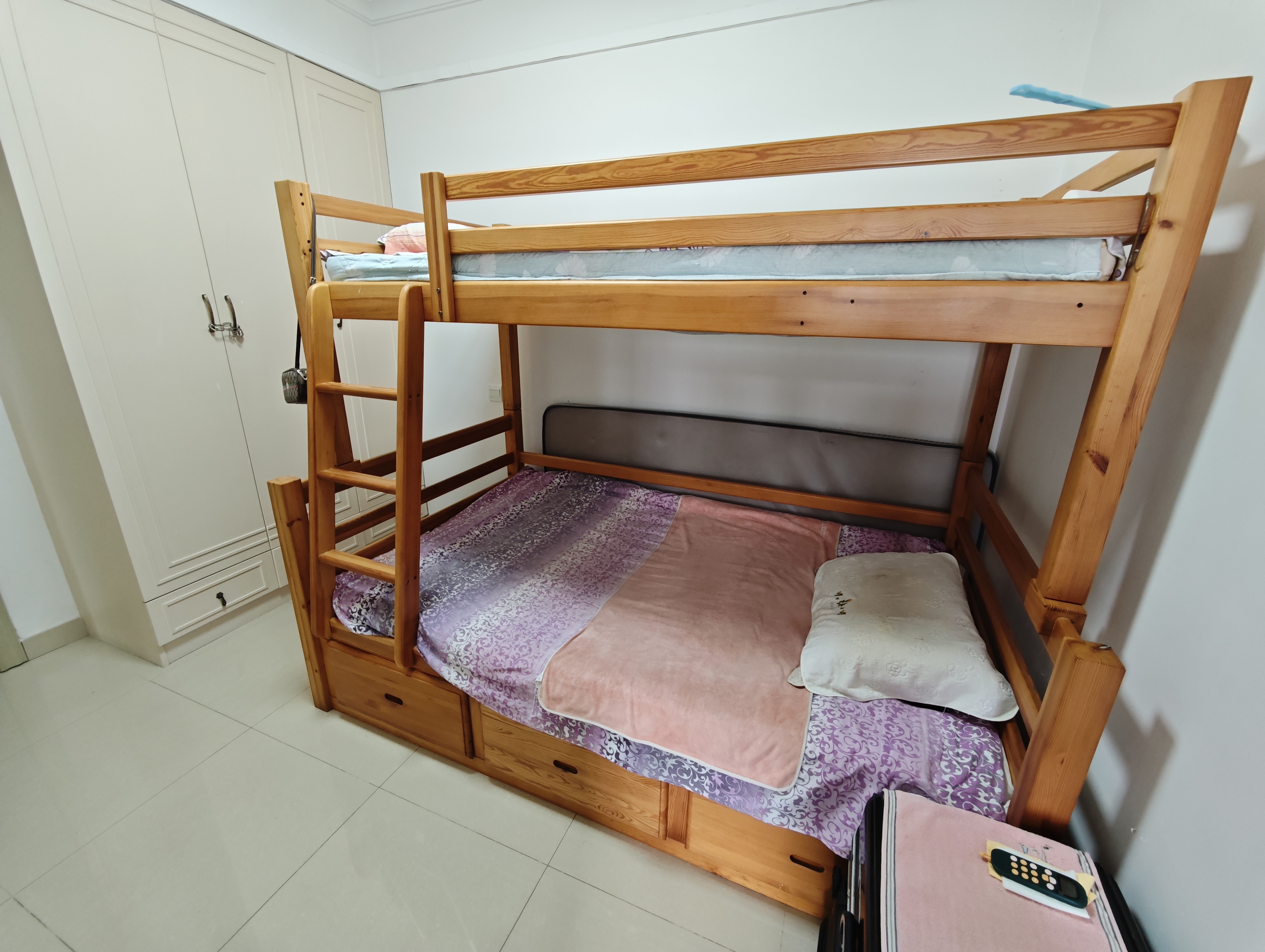 江畔人家  2室2厅1卫   2300.00元/月室内图