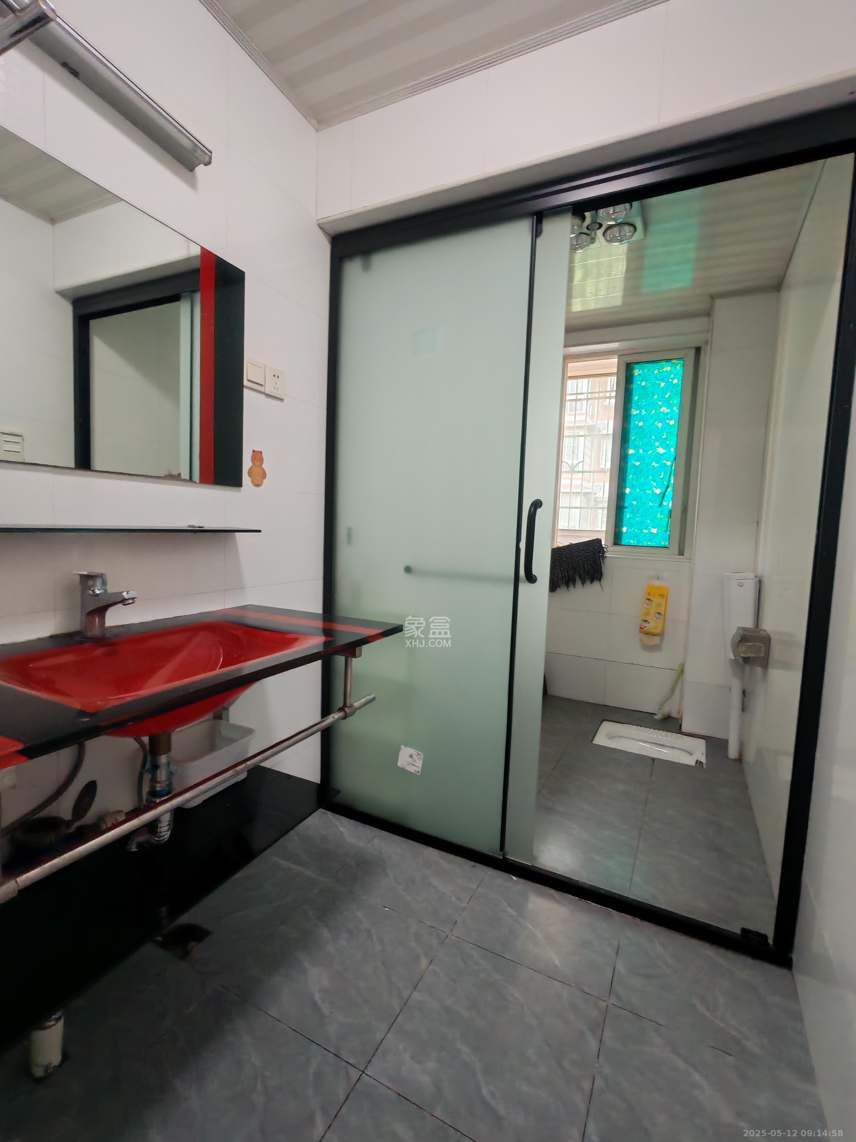 东城名苑 3室2厅2卫 1500.0元/月 东城名苑 3室2厅2卫 1500.0元/月室内图