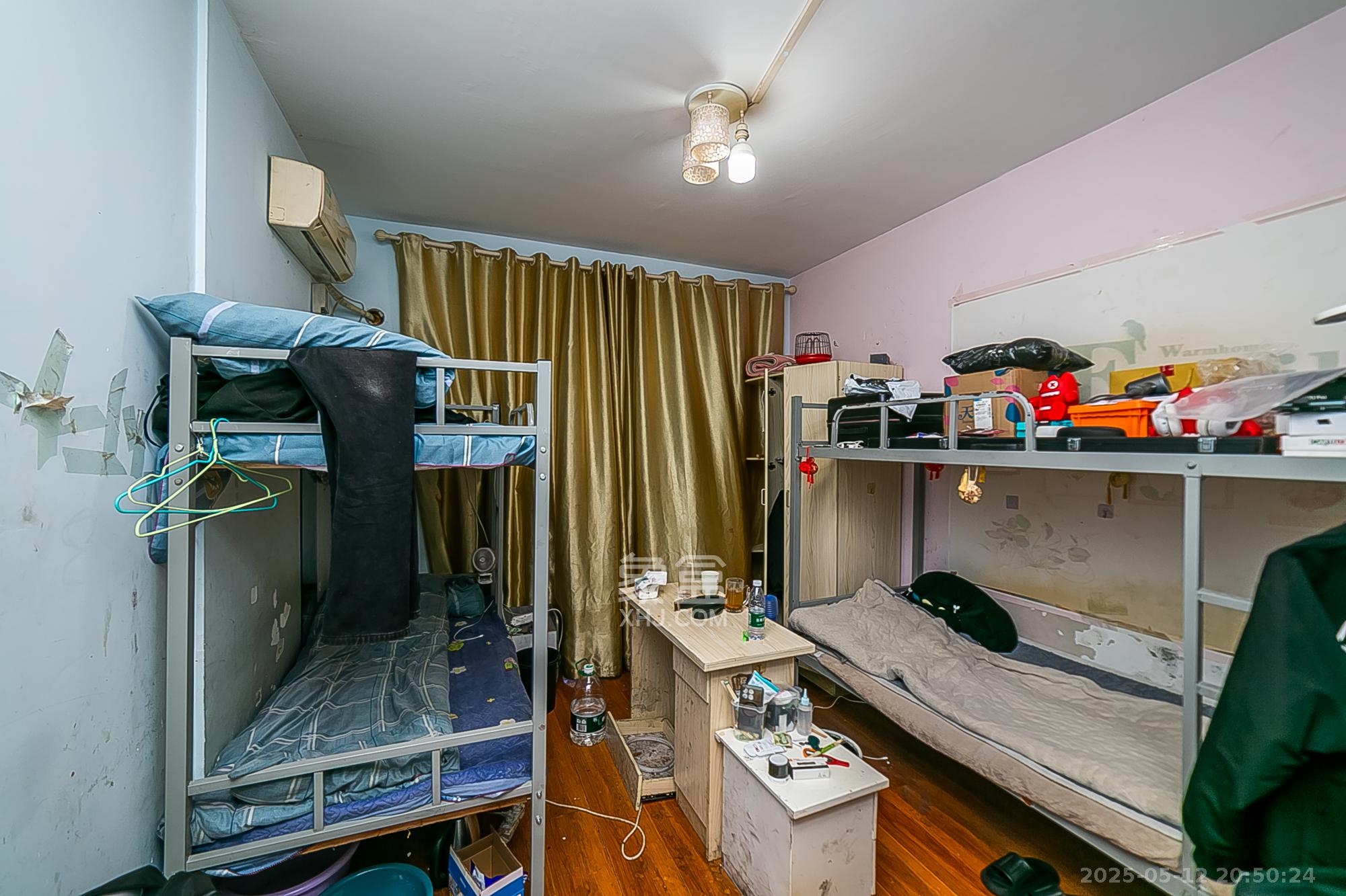 天鸿天府(天鸿中央大院)  4室2厅2卫    160.0万 天鸿天府(天鸿中央大院)  4室2厅2卫    160.0万卧室