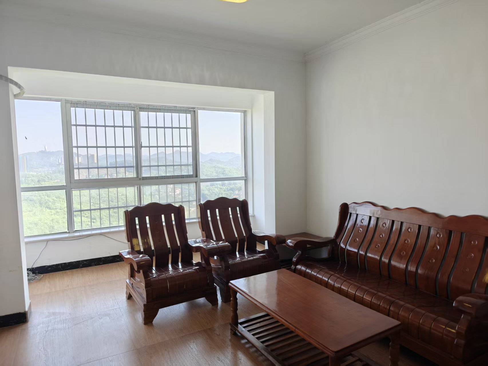 皇城御园 2室1厅1卫 36.8万 皇城御园 2室1厅1卫 36.8万客厅