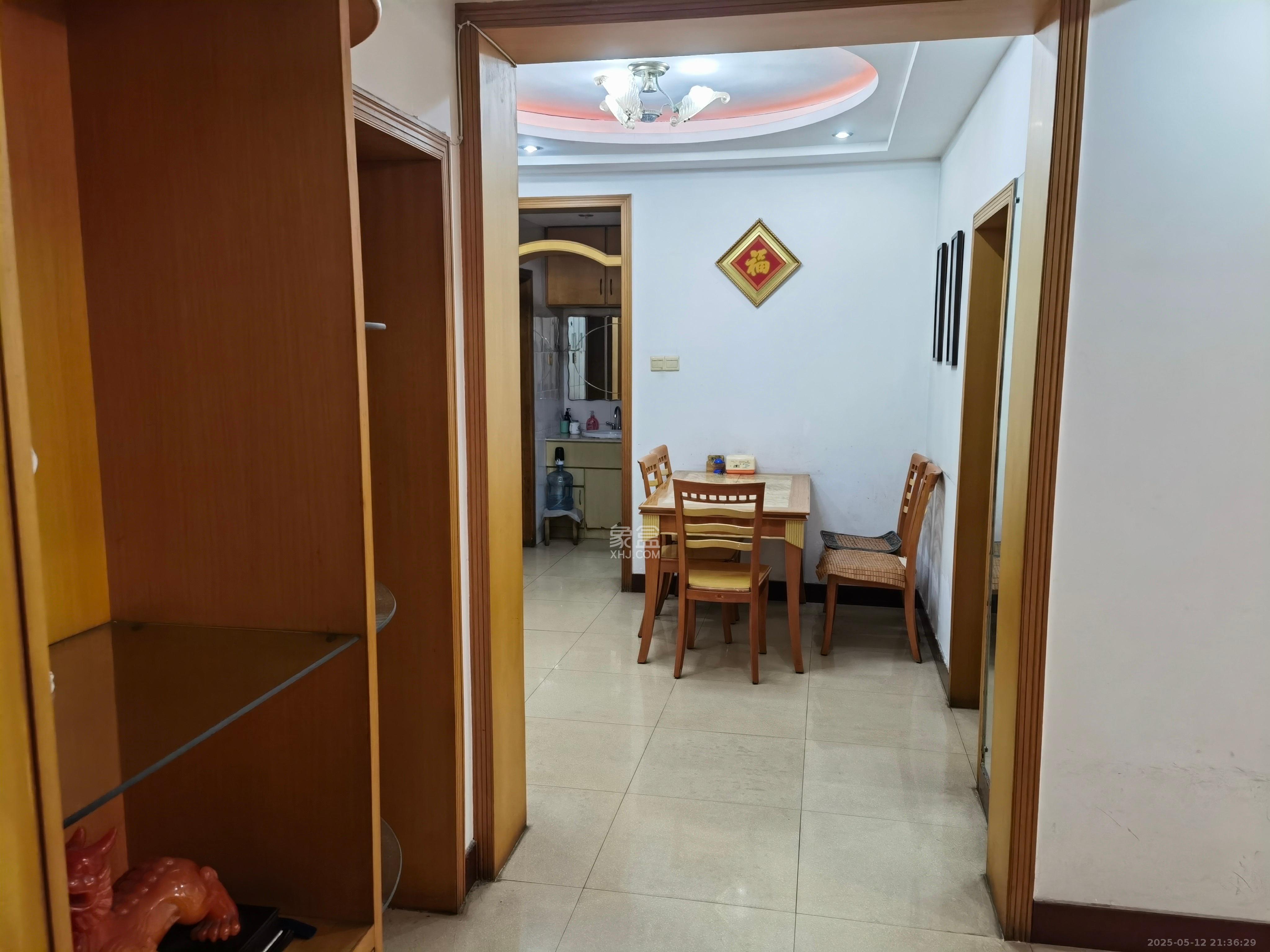 咸嘉新村嘉明苑  3室2厅2卫    2300.0元/月室内图