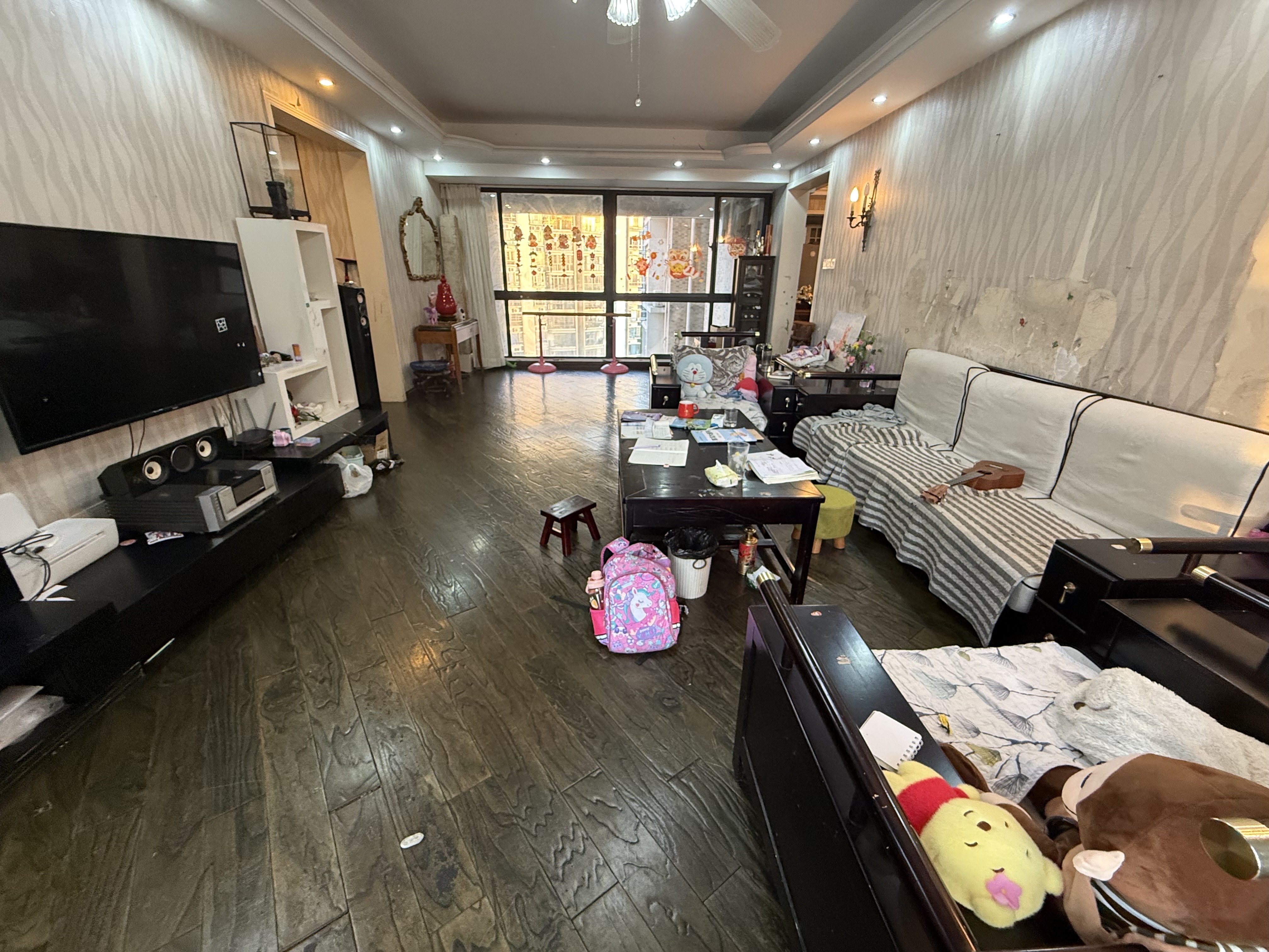 环强御景湾  3室2厅2卫   308.00万客厅